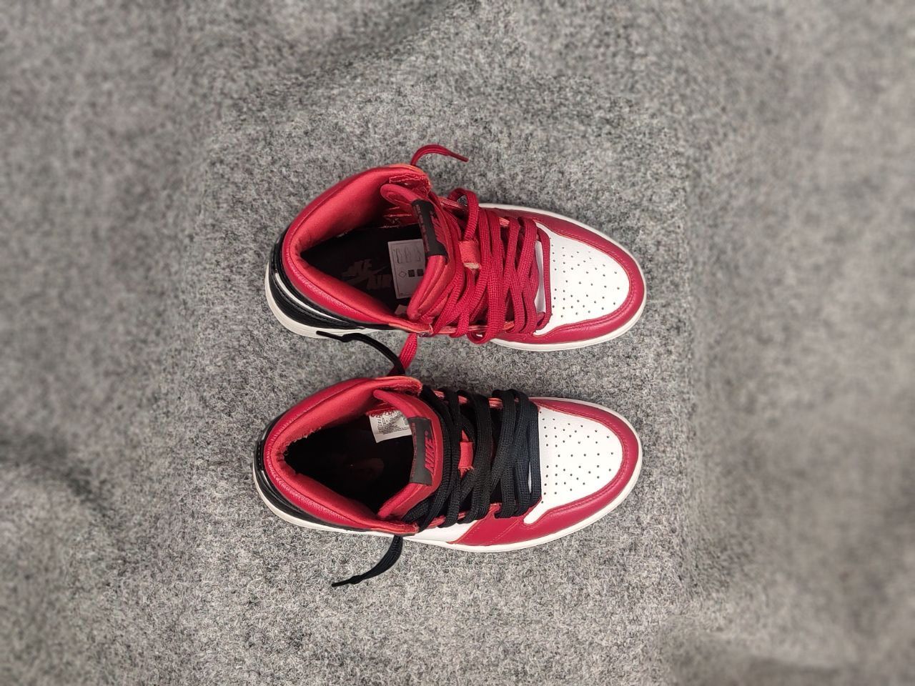 Nike Nike Air Jordan 1 Retro High OG Satin Red Leather sneaker Size US 5.5 / IT 35.5 - 2 Thumbnail