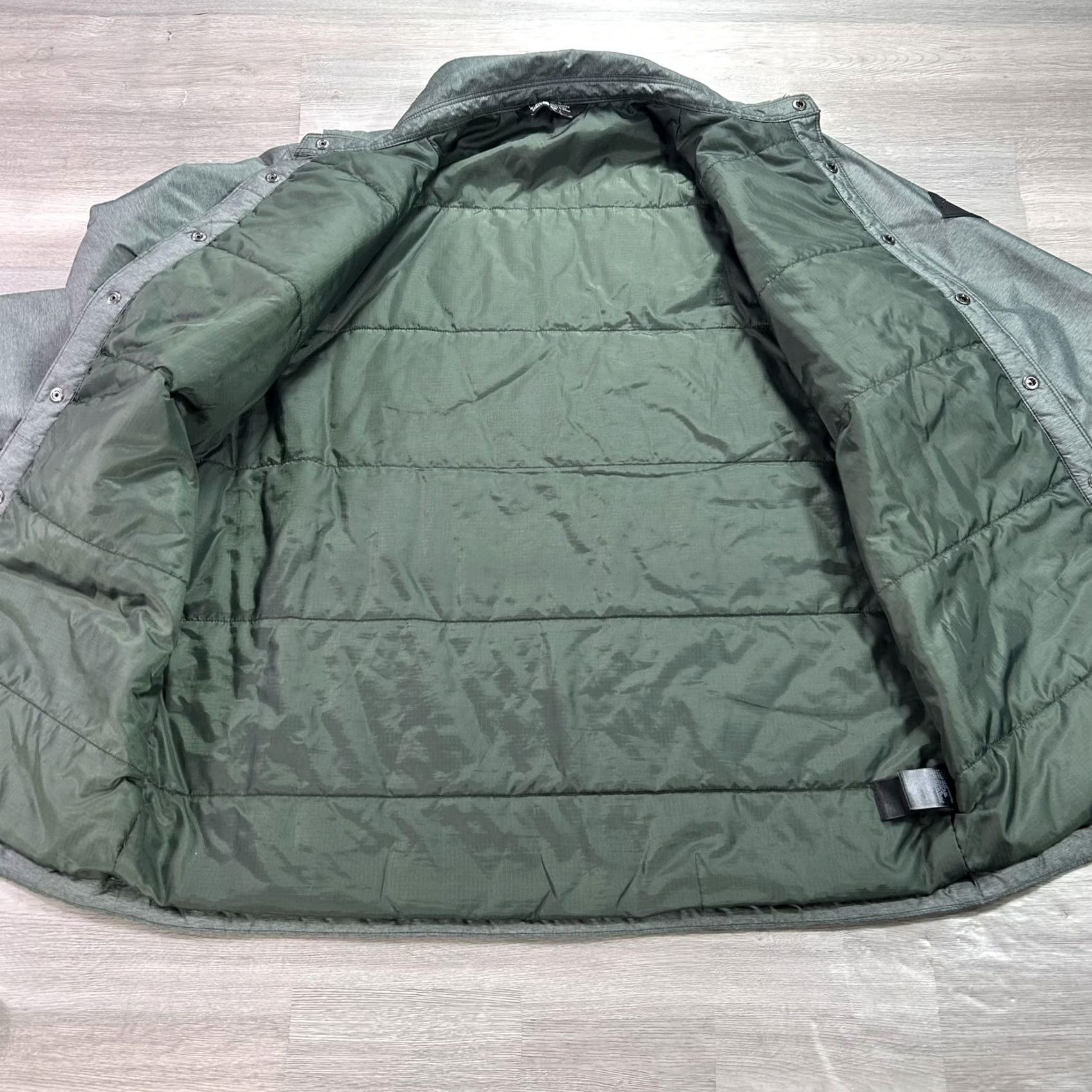 The North Face The North Face Mens Green Quilted Insulated Snap Front Shacket Jacket Regular Medium Color Green Mens Size US M / EU 48-50 / 2 - 3 Thumbnail