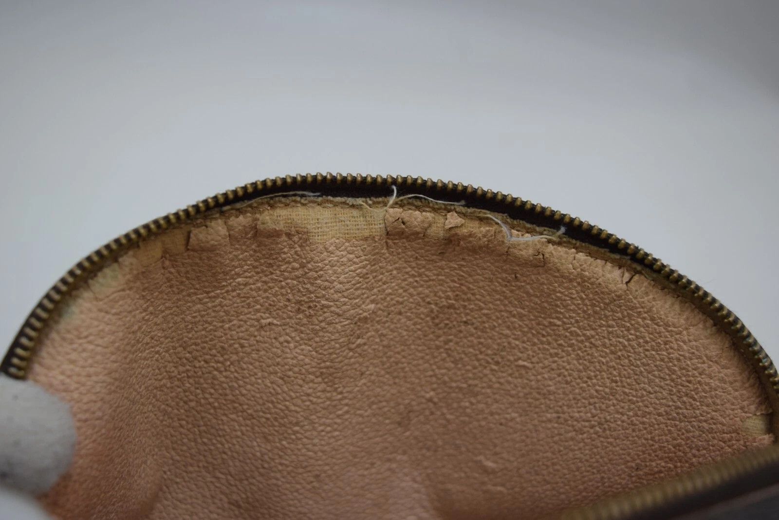 Louis Vuitton Louis Vuitton Cosmetic Pouch Monogram Canvas M47515 Size ONE SIZE - 20 Thumbnail