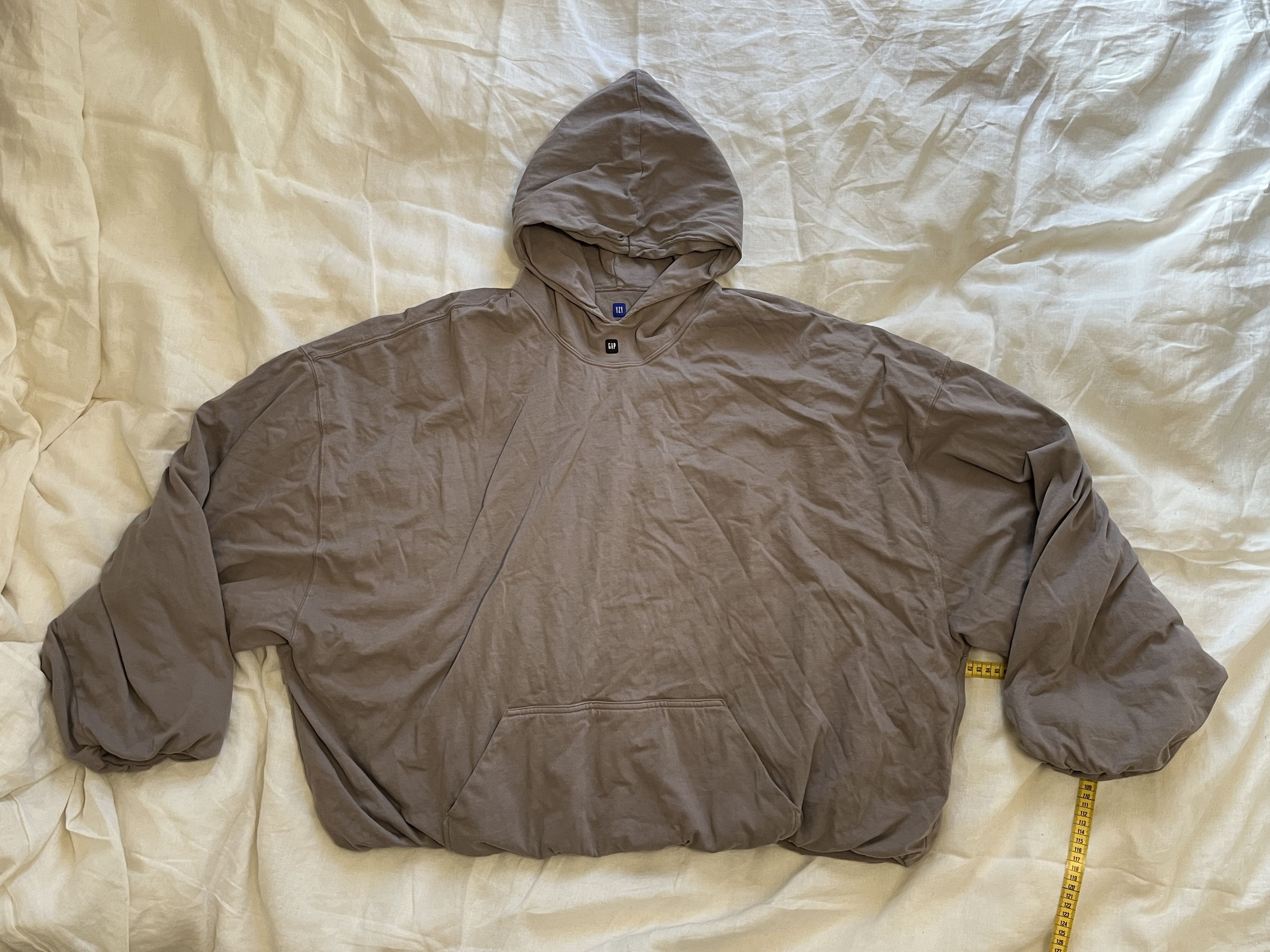Balenciaga × Gap × Yeezy Beige Padded Hoodie Size US L / EU 52-54 / 3 - 1 Thumbnail