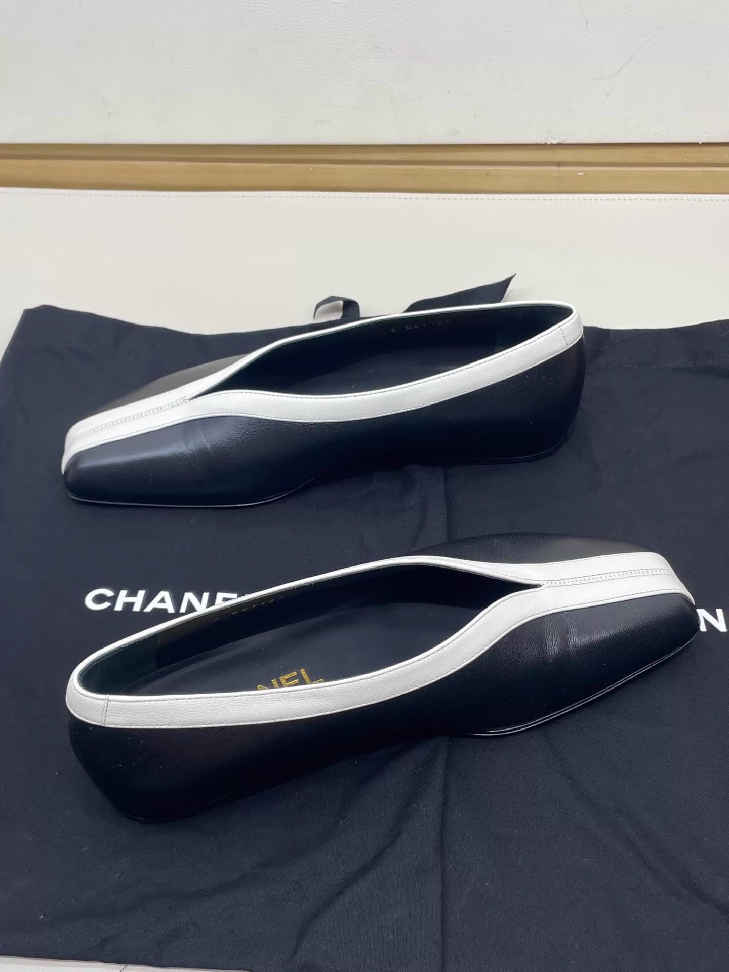 Chanel Chanel 26 Square Toe Slip-On Flat Shoes 36.5 Size US 6 / IT 36 - 2 Thumbnail