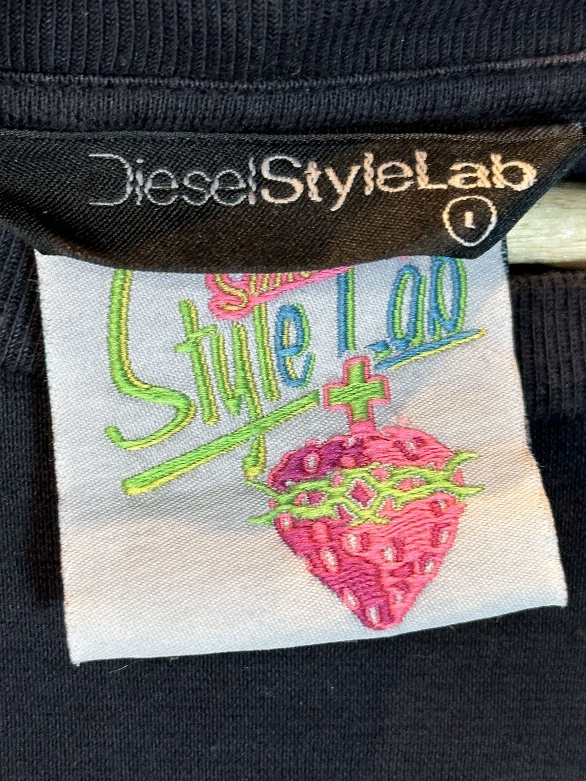 Diesel *RARE* Vintage Diesel Style Lab Too Young To Die Art T-Shirt Size US M / EU 48-50 / 2 - 5 Thumbnail