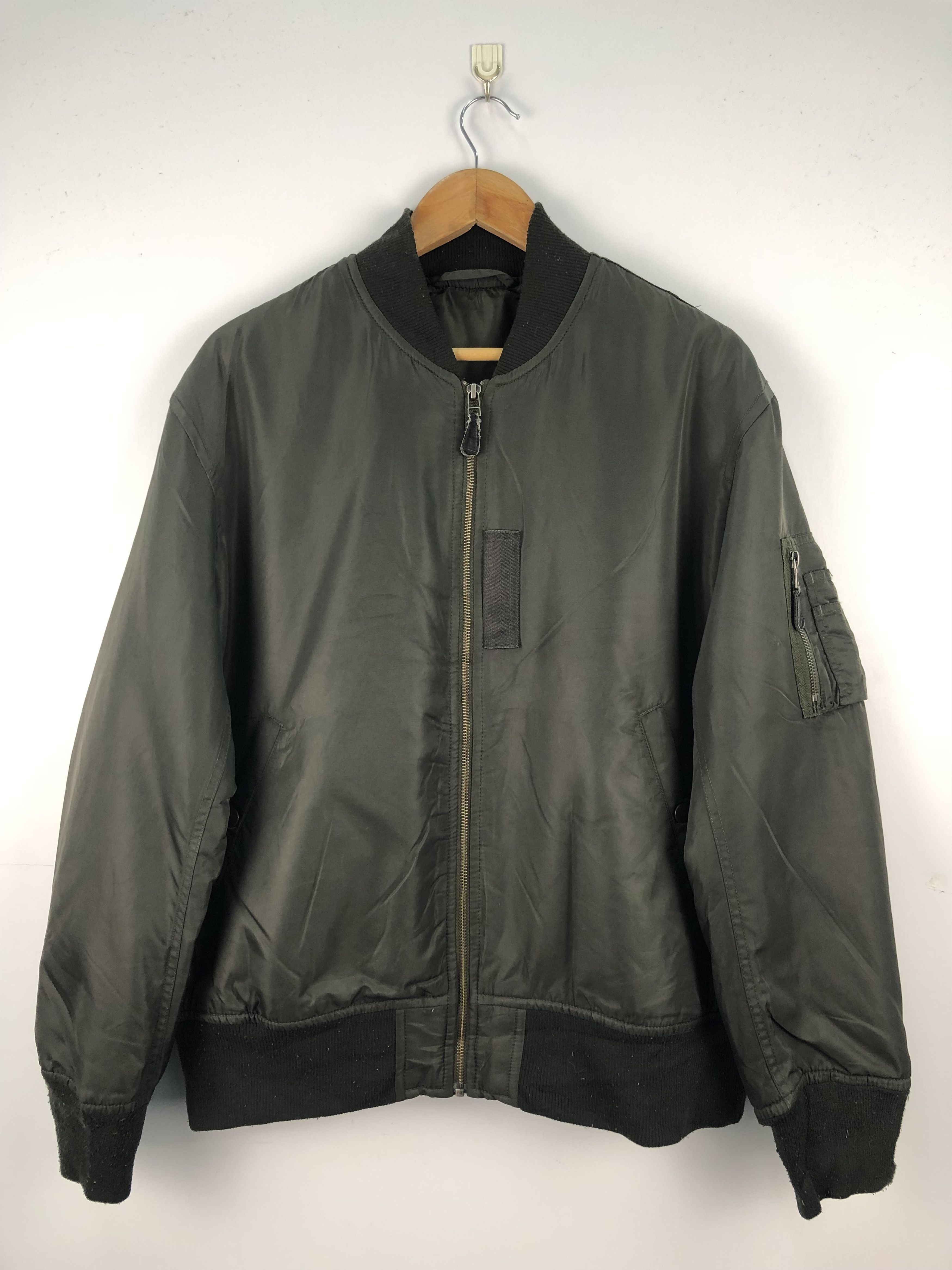 Japanese Brand Japanese Brand GU Bomber Jacket Military Style J0068 Size US XL / EU 56 / 4 - 1 Thumbnail