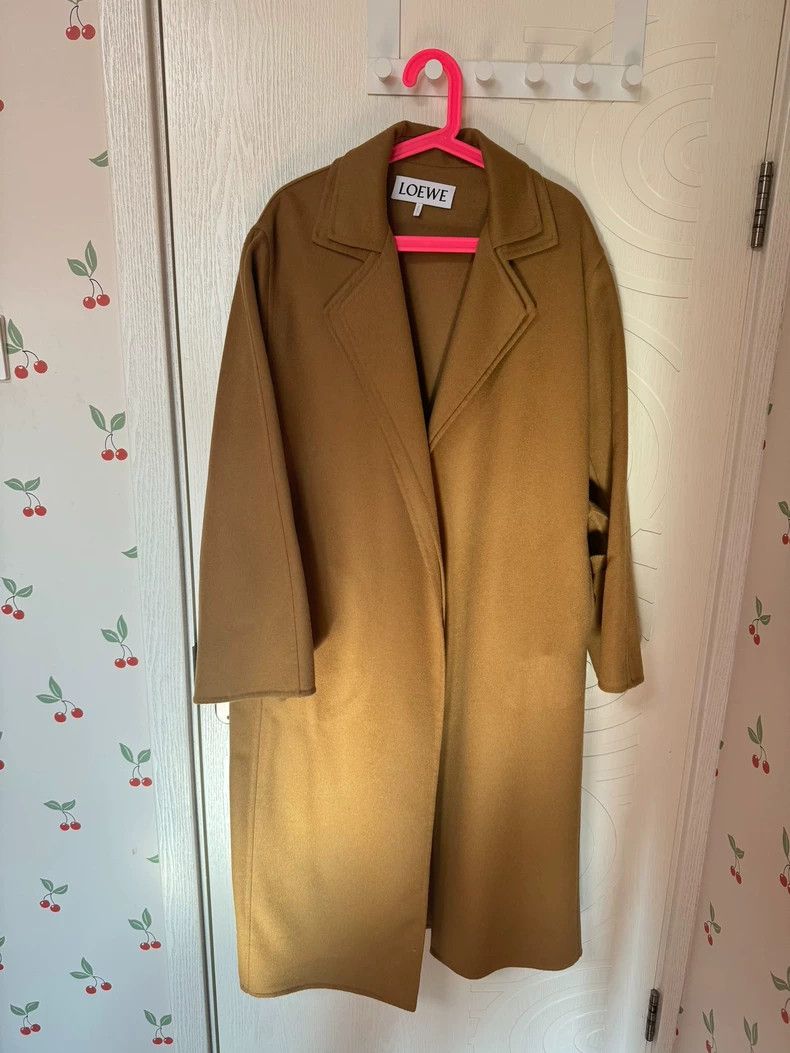 Loewe new Loewe brown wrap coat with unique design Size US M / EU 48-50 / 2 - 1 Thumbnail