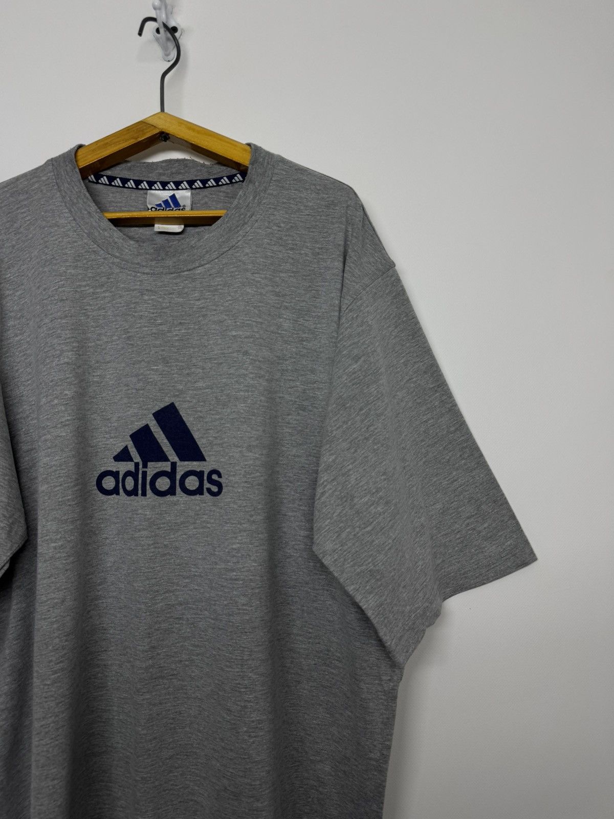 Adidas Vintage Adidas Big Logo T-Shirt 90’s Size US L / EU 52-54 / 3 - 5 Thumbnail