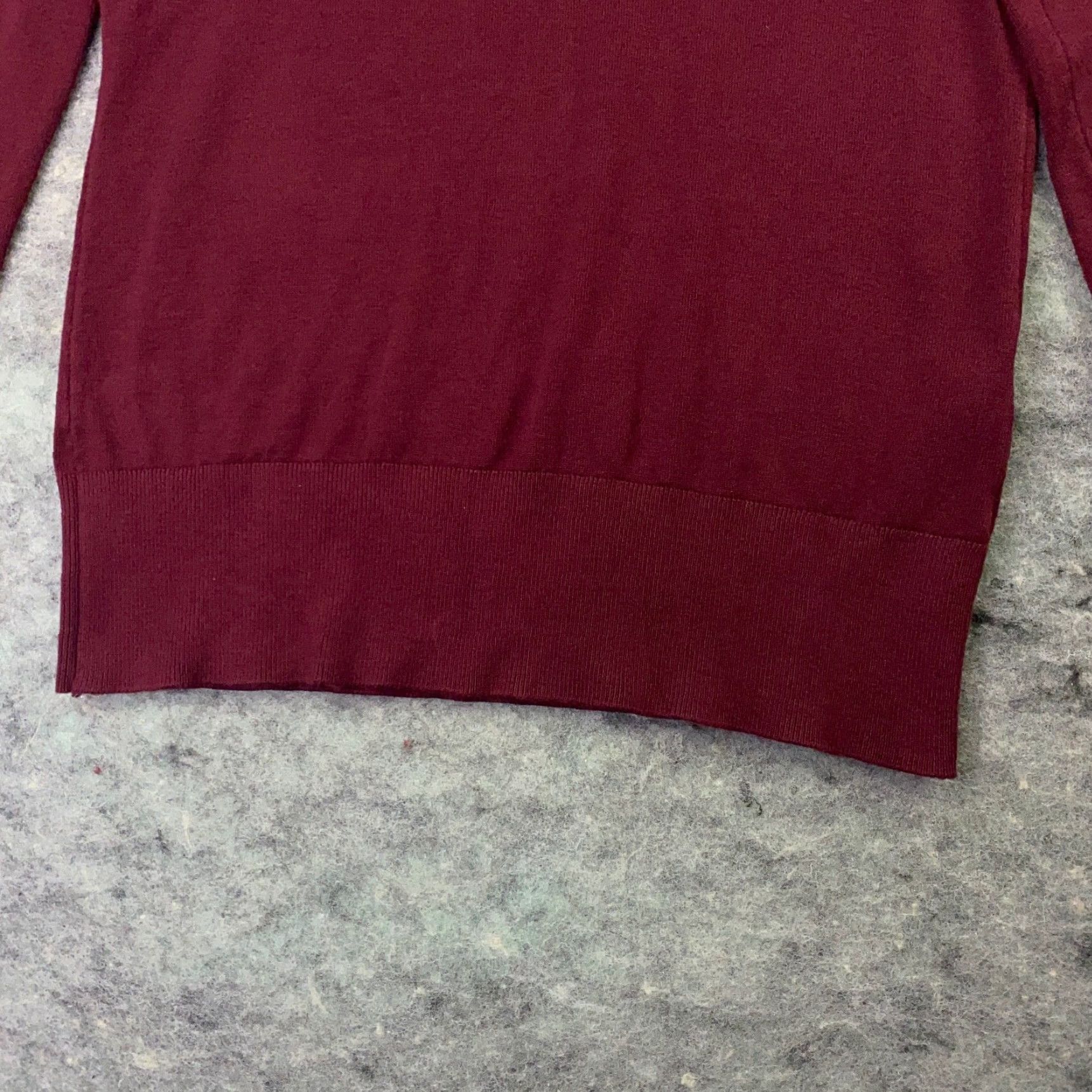 White House Black Market WHITE HOUSE BLACK MARKET Sweater Womens Medium Burgundy V-Neck Long Sleeve Classic Knit Size M / US 6-8 / IT 42-44 - 6 Thumbnail