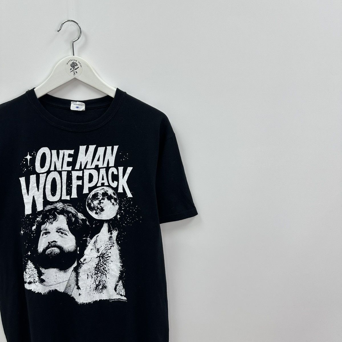 Vintage Vintage One Man Wolfpack The Hangover movie tee humor y2k og Size US M / EU 48-50 / 2 - 2 Thumbnail