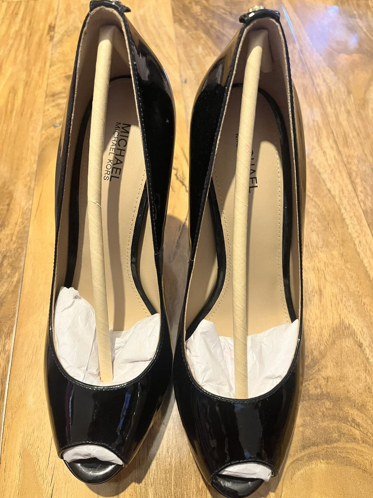 Michael Kors Michael Kors women’s york patent black leather peep toe Size US 9.5 / IT 39.5 - 3 Thumbnail
