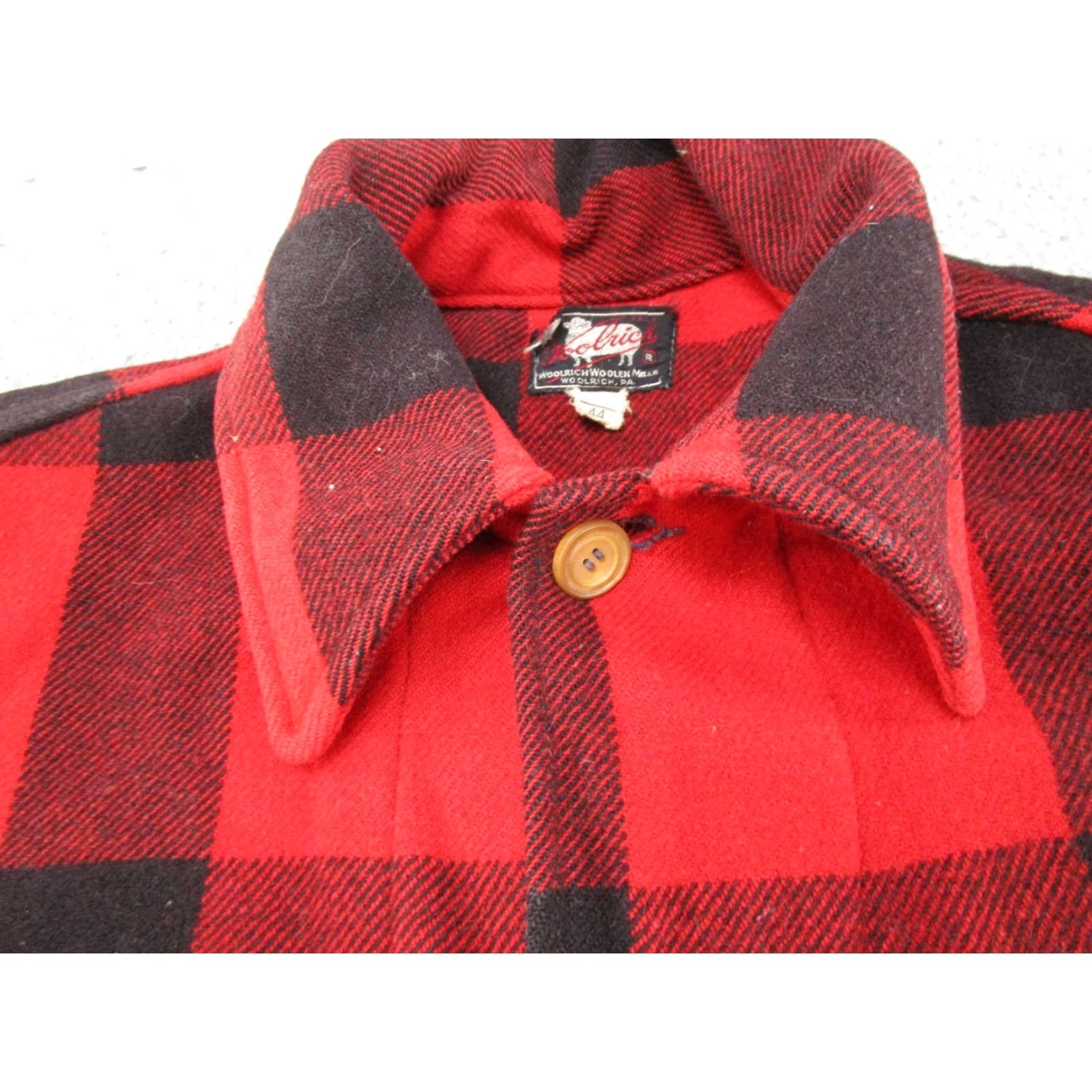 Vintage VINTAGE Woolrich Jacket Overcoat 44 Red Plaid Wool 100% Wool Buffalo Mackinaw Hunting USA Mens Size US S / EU 44-46 / 1 - 3 Thumbnail