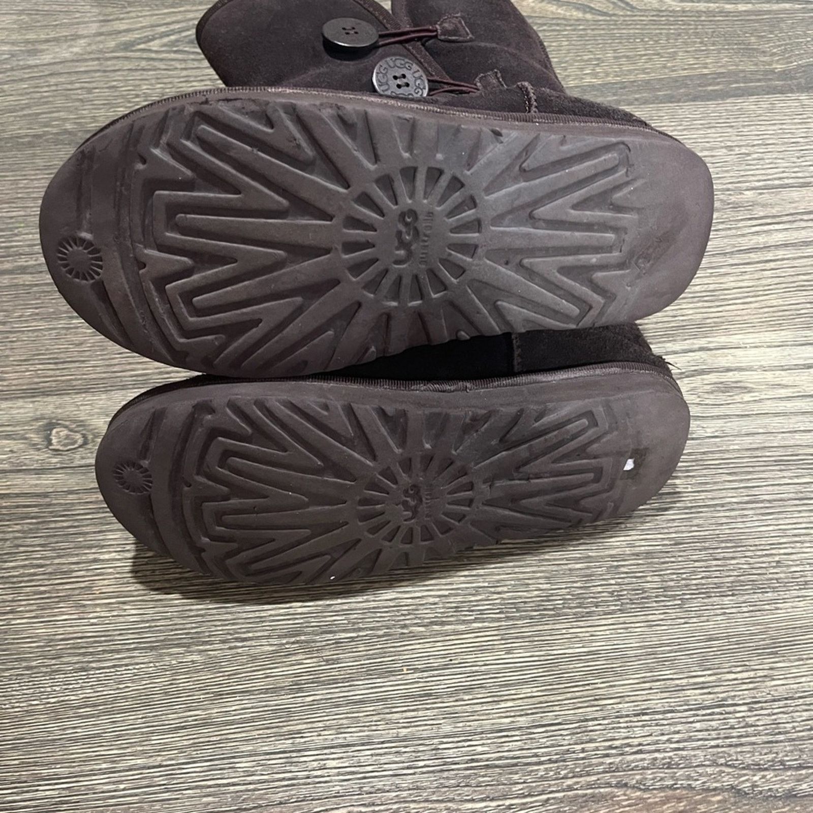 Ugg UGG Australia Bailey Button Triplet II Sheepskin Boots Size US 8 / IT 38 - 4 Thumbnail