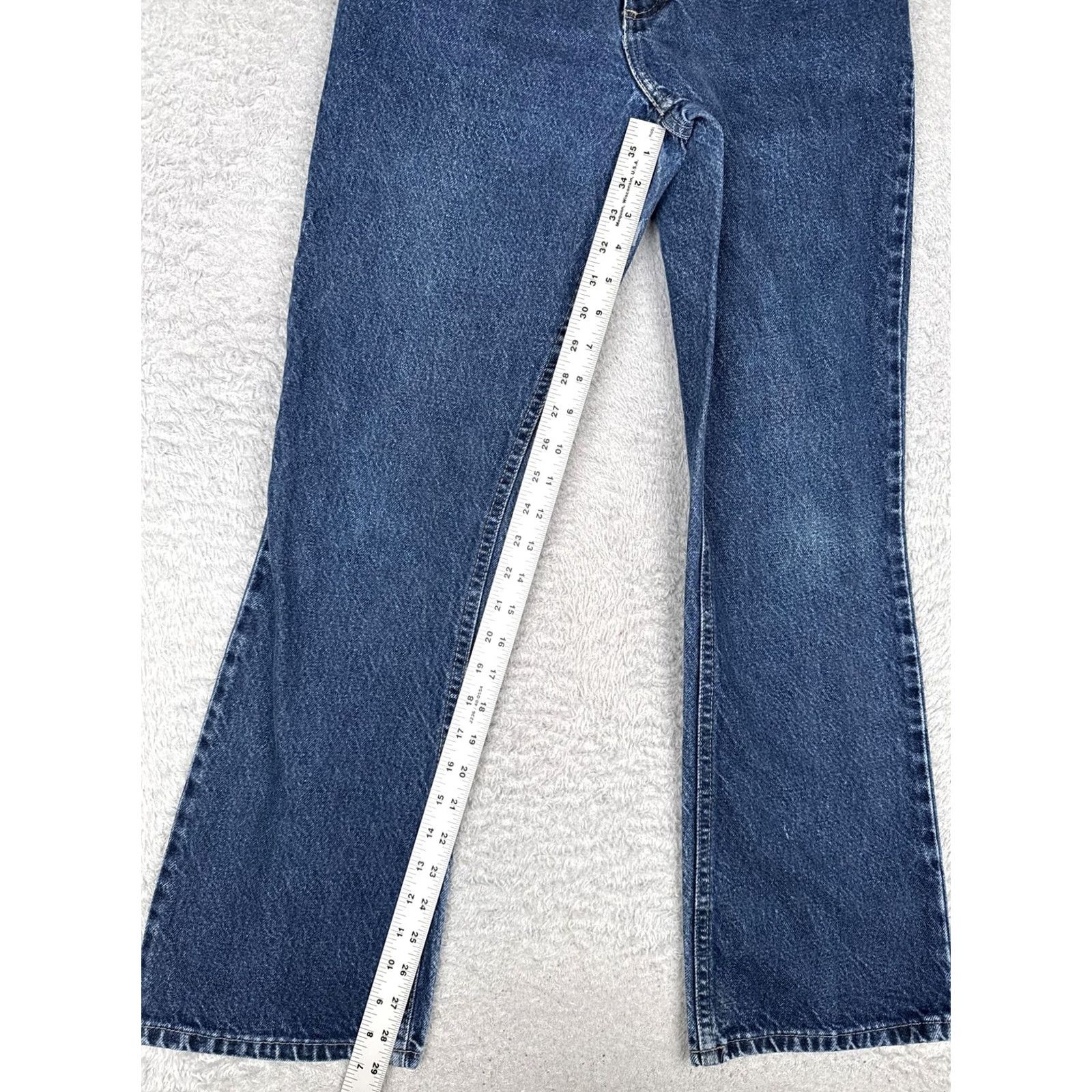 Jones New York Jones Jeans Womens Jeans Bootcut 6 Blue Medium Wash 29 Inseam 26 Waist Denim 100% Cotton Mid Rise Three-Pocket Zipper Button Distressed? No Size 28" / US 6 / IT 42 - 7 Thumbnail