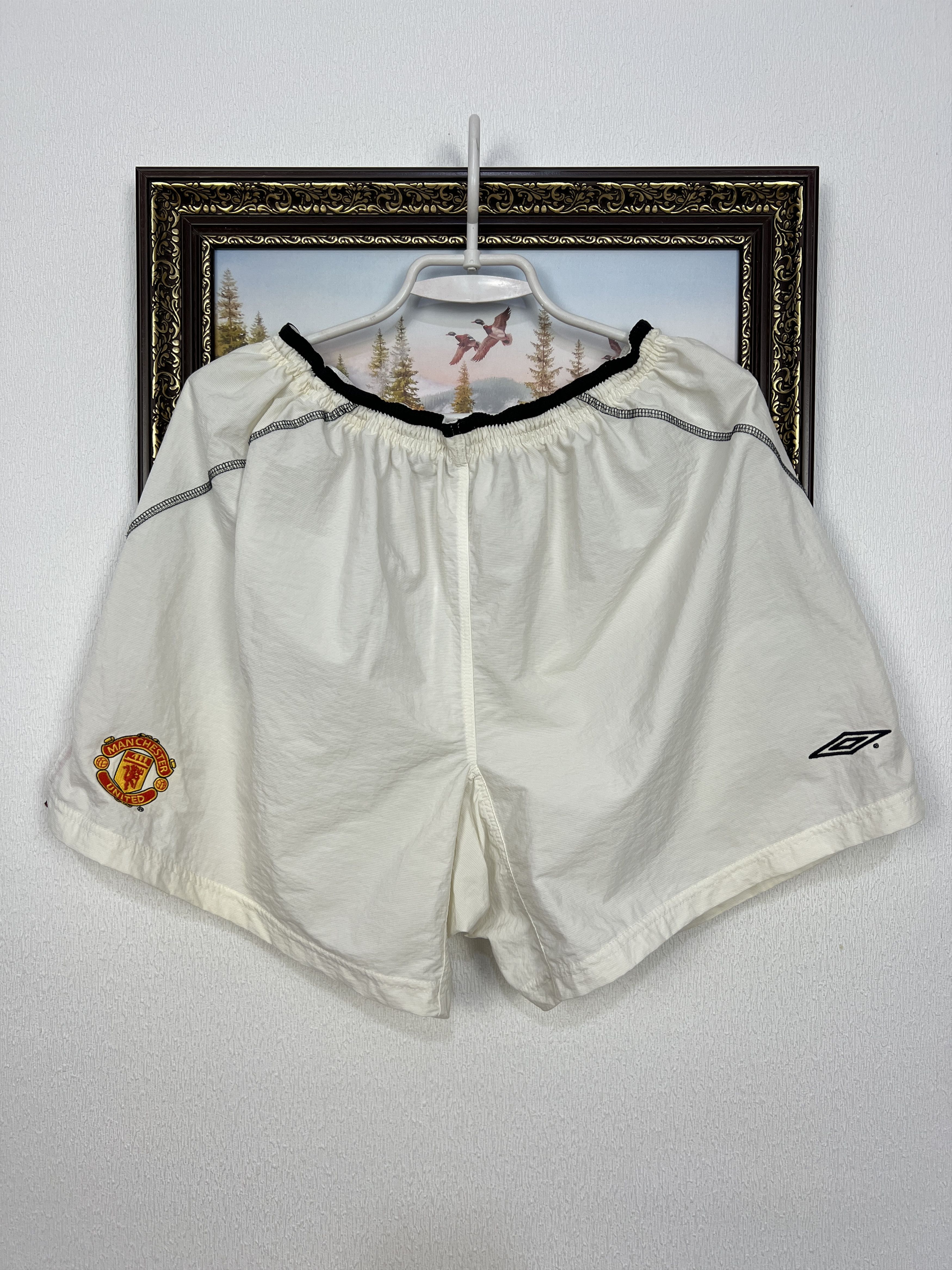 Umbro Vintage Umbro White Manchester United Football Shorts L Size US 34 / EU 50 - 1 Thumbnail