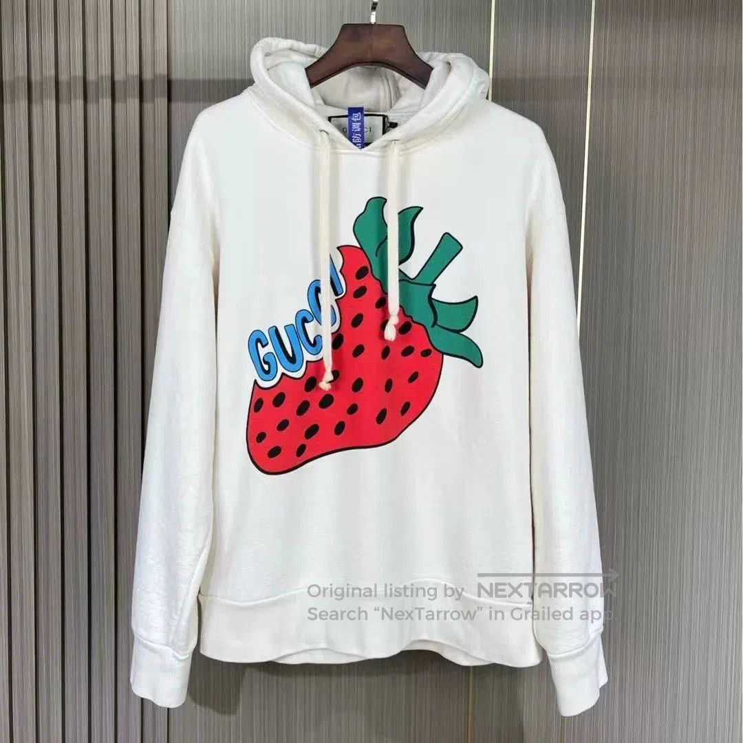 Gucci gucci strawberry print hooded sweatshirt. Size US M / EU 48-50 / 2 - 1 Thumbnail