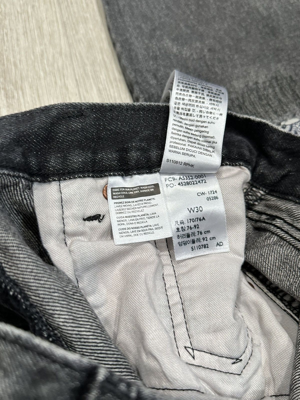 CLOT × Levi's CLOT X Levi’s 501 UNIONRAIL BLACK DENIM SIZE 30 Size US 30 / EU 46 - 7 Thumbnail