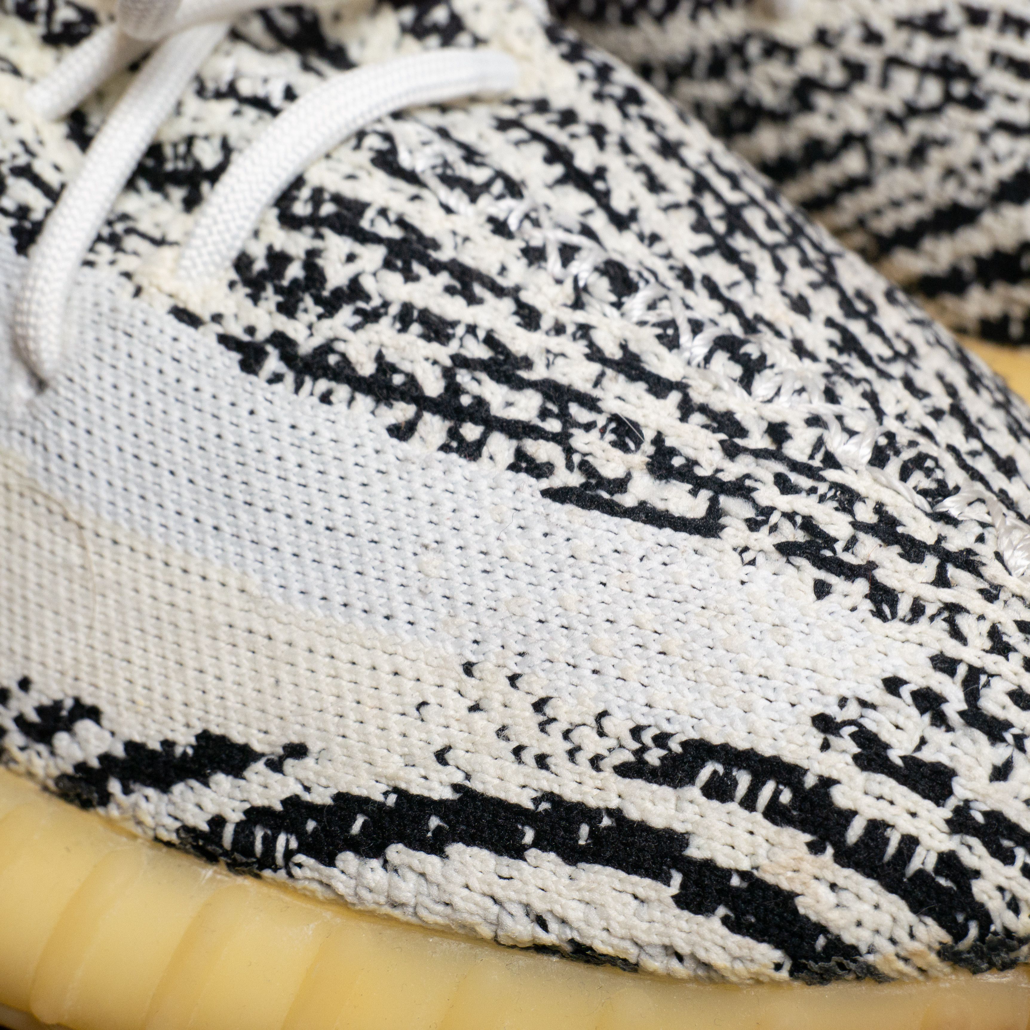 Adidas × Kanye West Very Rare Adidas Yeezy 350v2 Zebra OG First Release 2017 Size US 12.5 / EU 45-46 - 5 Thumbnail