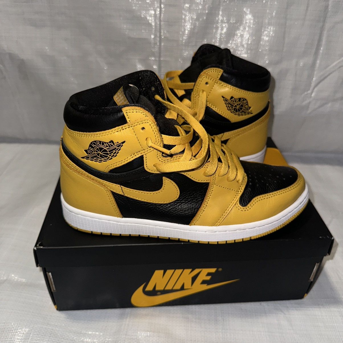Jordan Brand × Nike Jordan 1 pollen Size US 9 / EU 42 - 1 Thumbnail