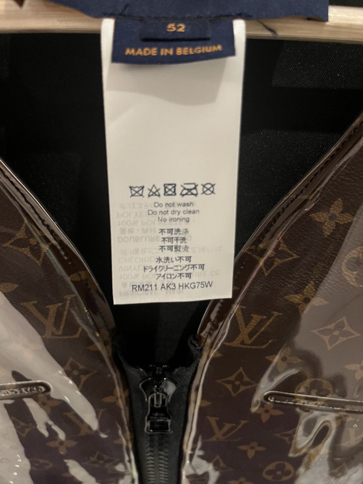 Louis Vuitton Louis Vuitton Monogram Inflatable Vest Size US L / EU 52-54 / 3 - 5 Thumbnail