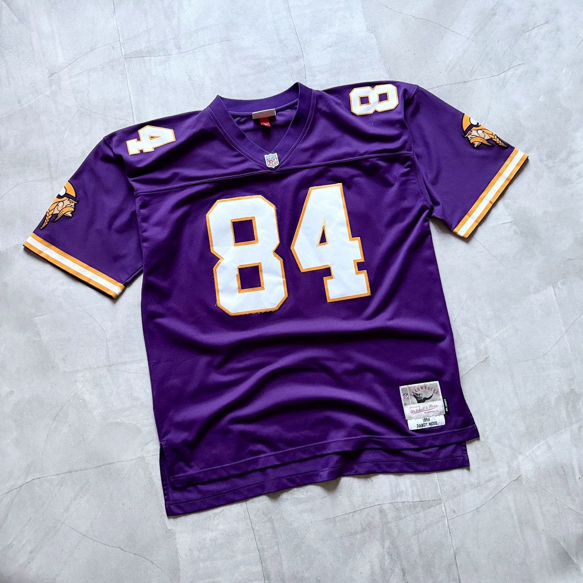 Mitchell & Ness Mitchell & Ness NFL Jersey Minnesota Vikings 84 Randy Moss Size US XL / EU 56 / 4 - 1 Thumbnail