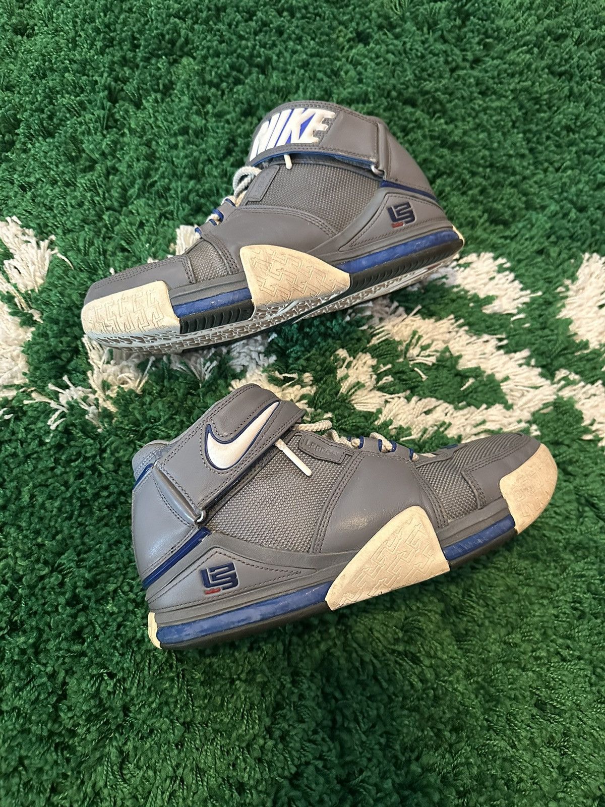 Nike Vintage Zoom Lebron 2 Sneakers 9 Size US 9 / EU 42 - 2 Thumbnail