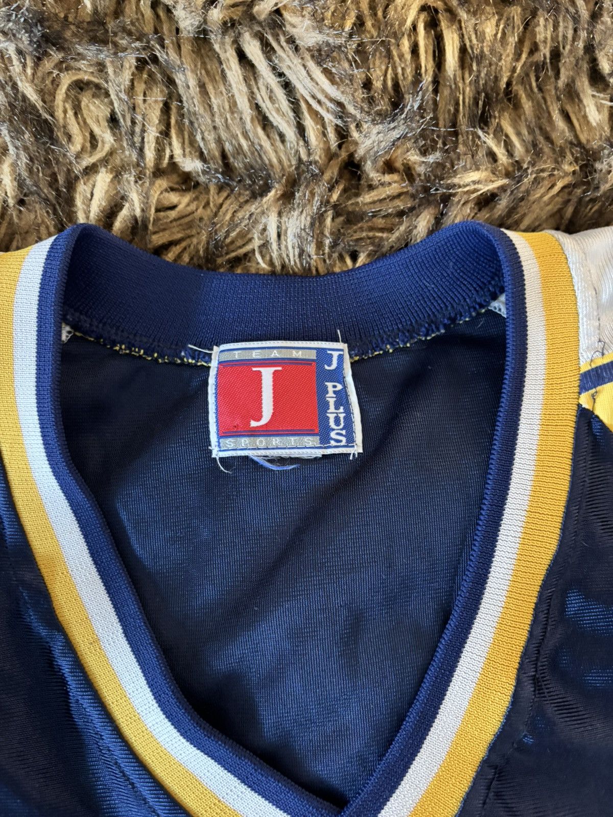 Other Vintage University of Michigan V-Neck Team Sports Jersey Size US L / EU 52-54 / 3 - 2 Thumbnail