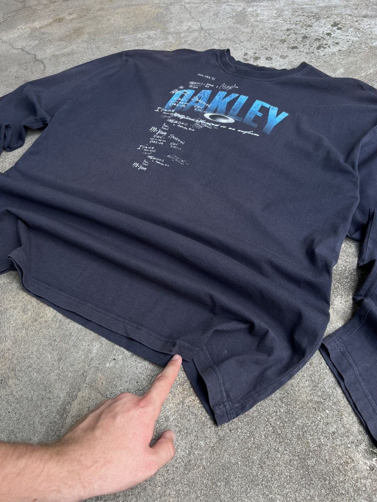 Oakley Crazy Vintage Oakley Software Long Sleeve Big Center Logo y2 Size US XL / EU 56 / 4 - 3 Thumbnail