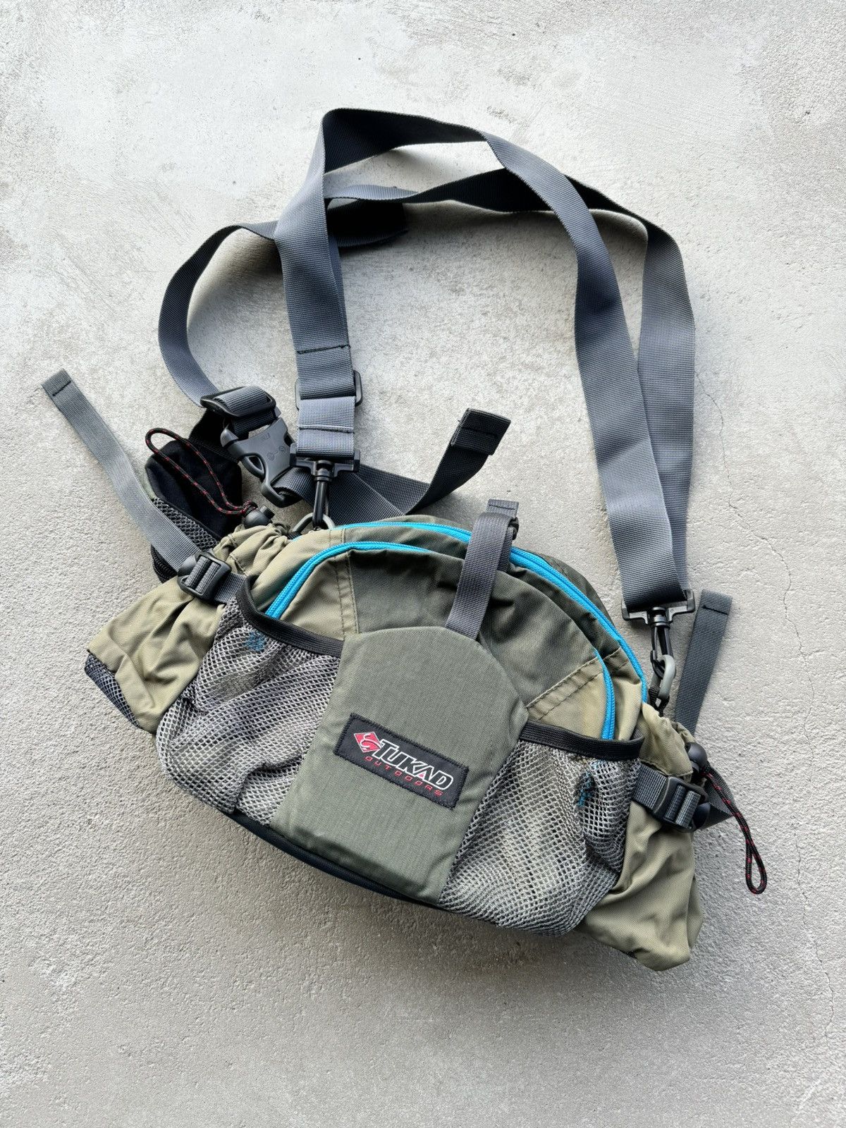 image of Outdoor Life x Vintage Y2K Like Oakley Vintage Crossbody Sling Front Bag Backpack, Men's