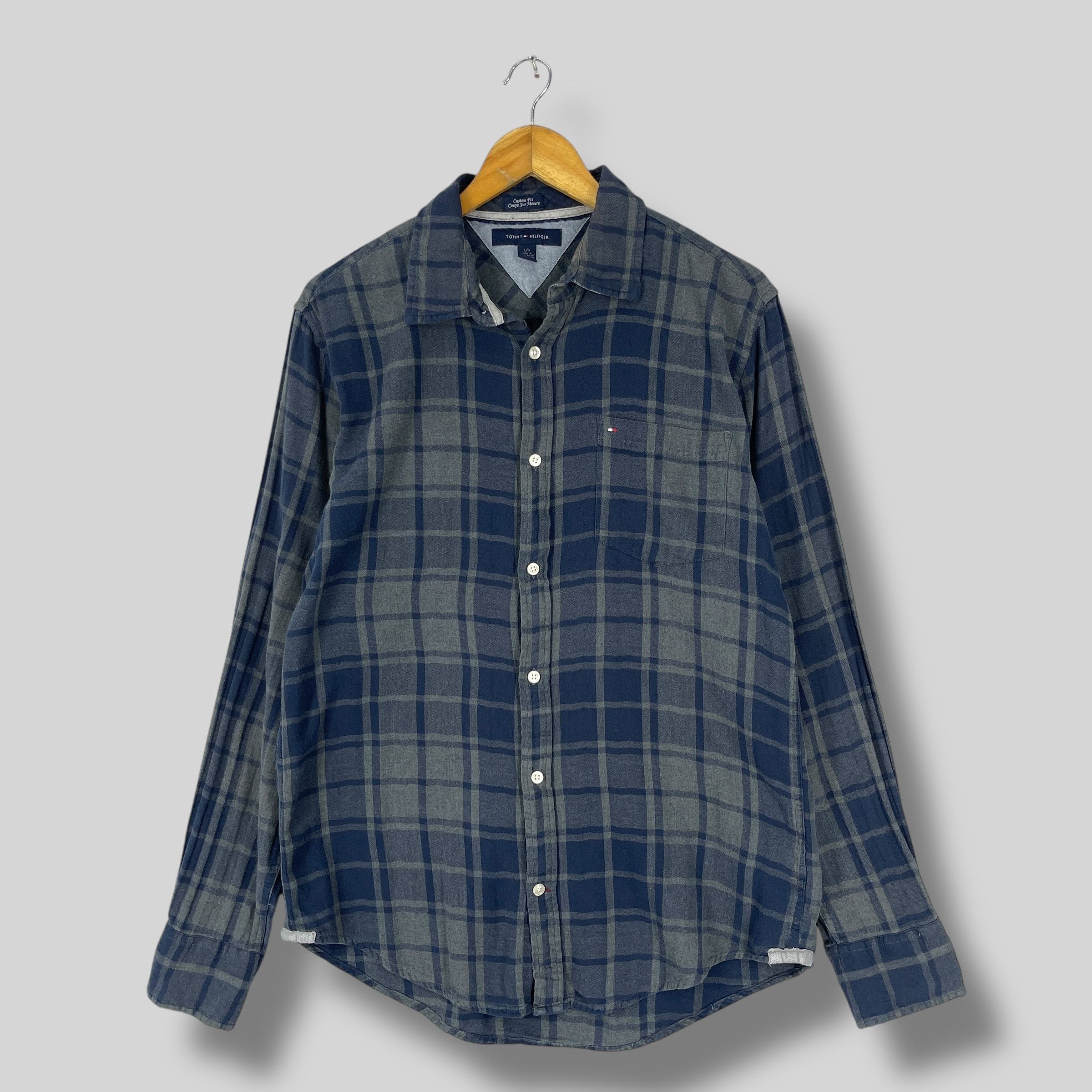 Tommy Hilfiger Tommy Hilfiger Blue Grey Flannel Plaid Button Up Shirt Size US M / EU 48-50 / 2 - 1 Thumbnail