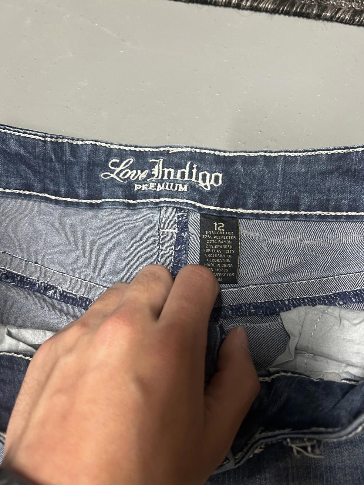 Designer Stylish Lee Indigo Denim Shorts with Embellished Pockets Size 30" / US 8 / IT 44 - 6 Thumbnail