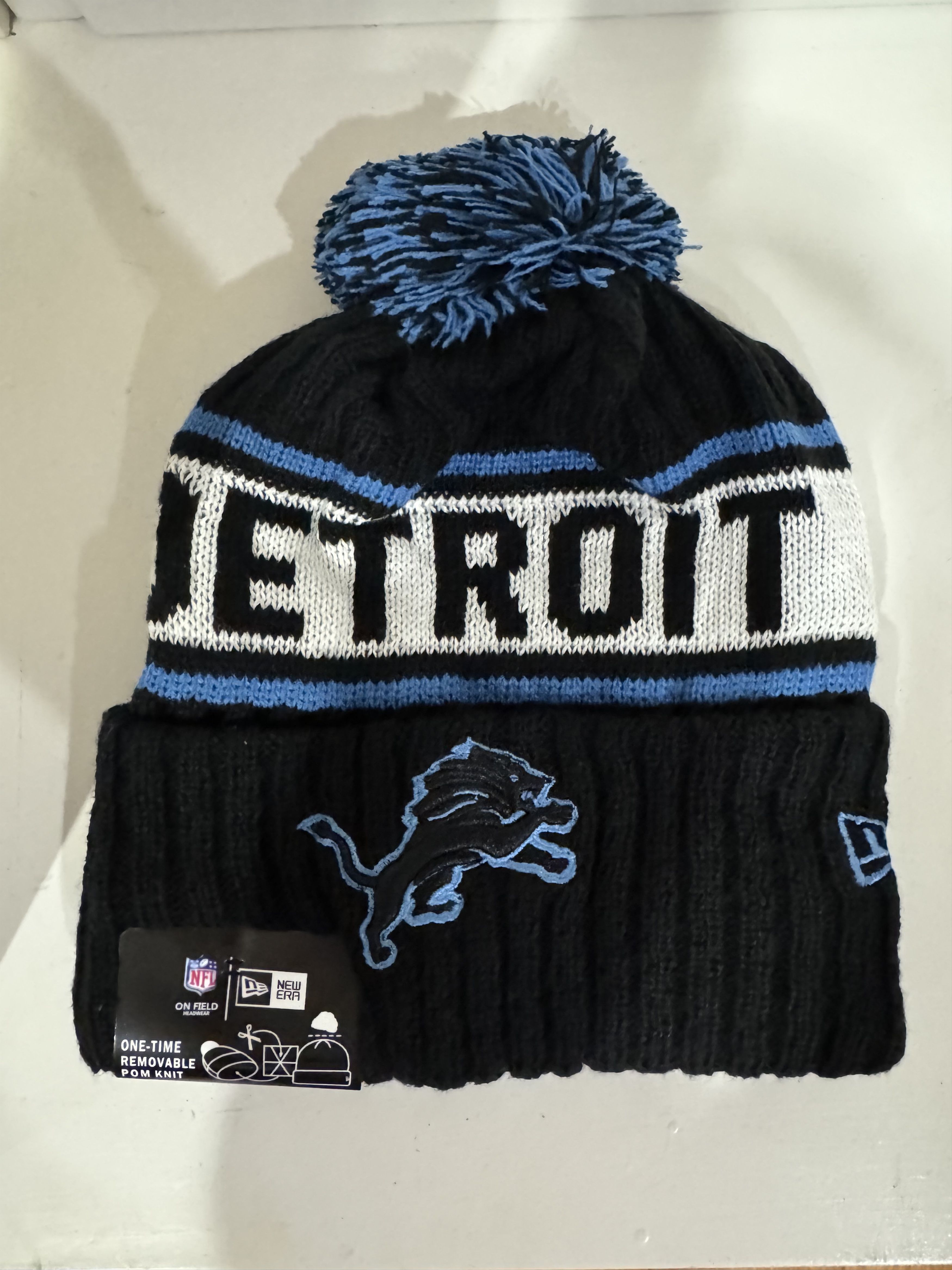 New Era NFL Detroit Lions Beanie Cuffed BLACK KNIT POMPOM Size ONE SIZE - 1 Thumbnail