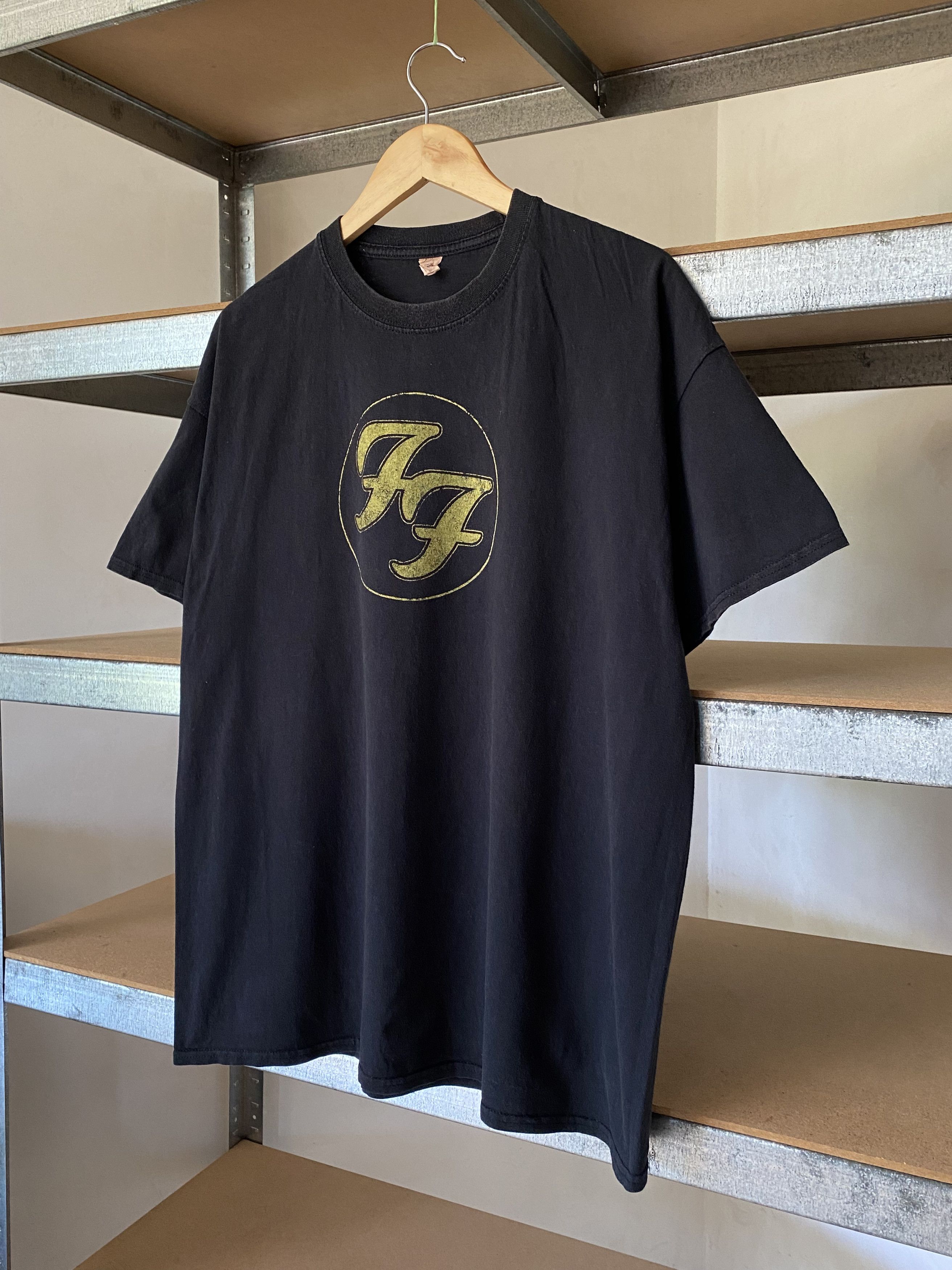 Band Tees Foo Fighters Vintage 2000s Greatest Hits Tee Size US XL / EU 56 / 4 - 6 Thumbnail