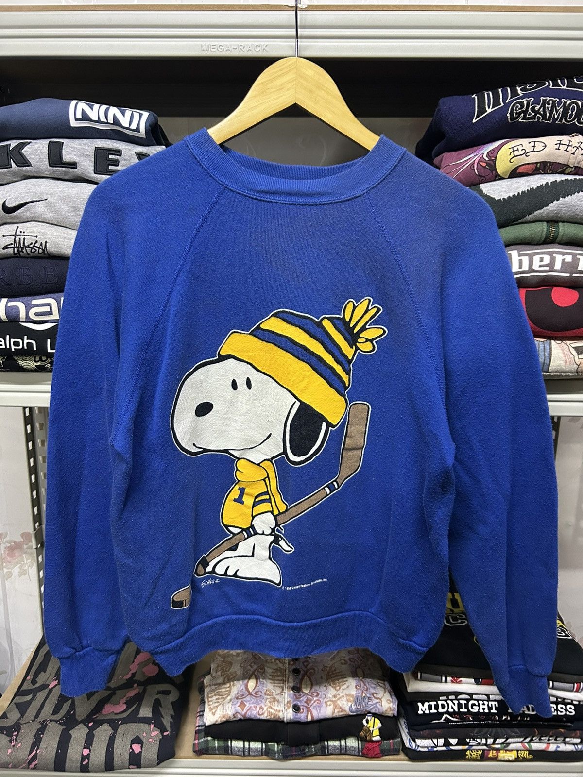 Cartoon Network × Peanuts × Vintage Vintage snoopy hockey stick crewneck Size US S / EU 44-46 / 1 - 1 Thumbnail