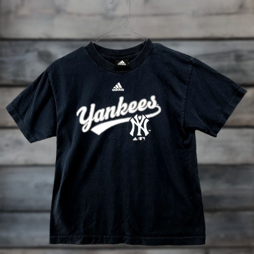 Adidas Adidas Yankees T Shirt Womens Large L Short Sleeve 100% Cotton Graphic Tee Size L / US 10 / IT 46 - 1 Thumbnail