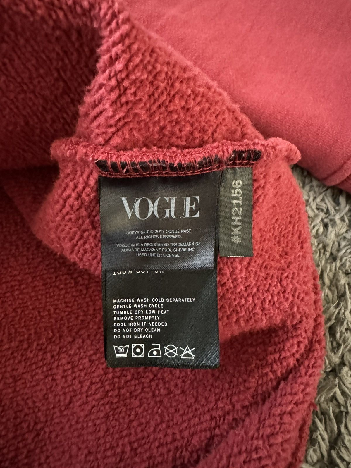 Kith × Vogue 2017 Kith x Vogue Tonal Box Logo Hoodie Pompeain Red Size M Size US M / EU 48-50 / 2 - 6 Thumbnail