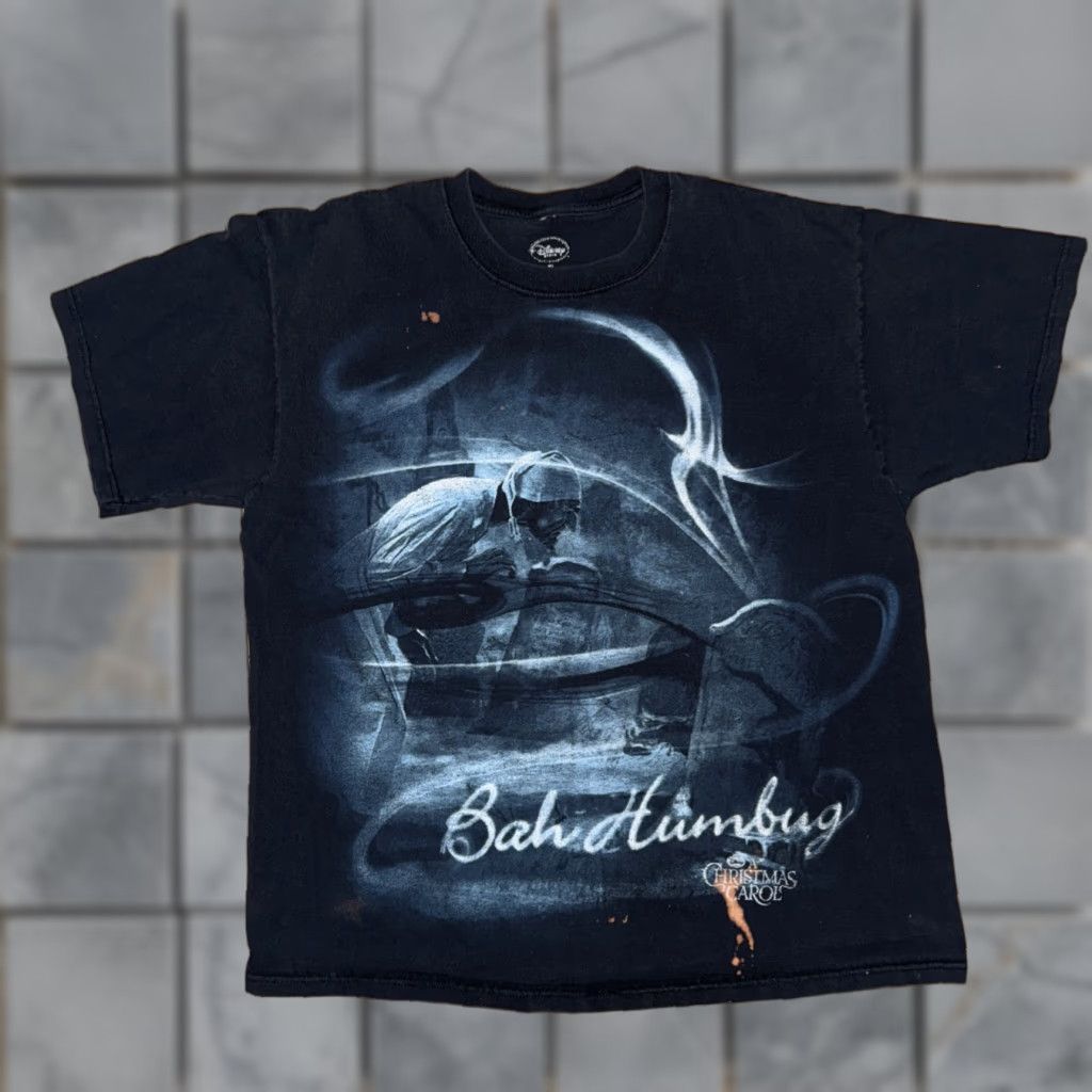 Disney VINTAGE Disney A Christmas Carol AOP T-Shirt XL Black 23x28 Size US XL / EU 56 / 4 - 1 Thumbnail