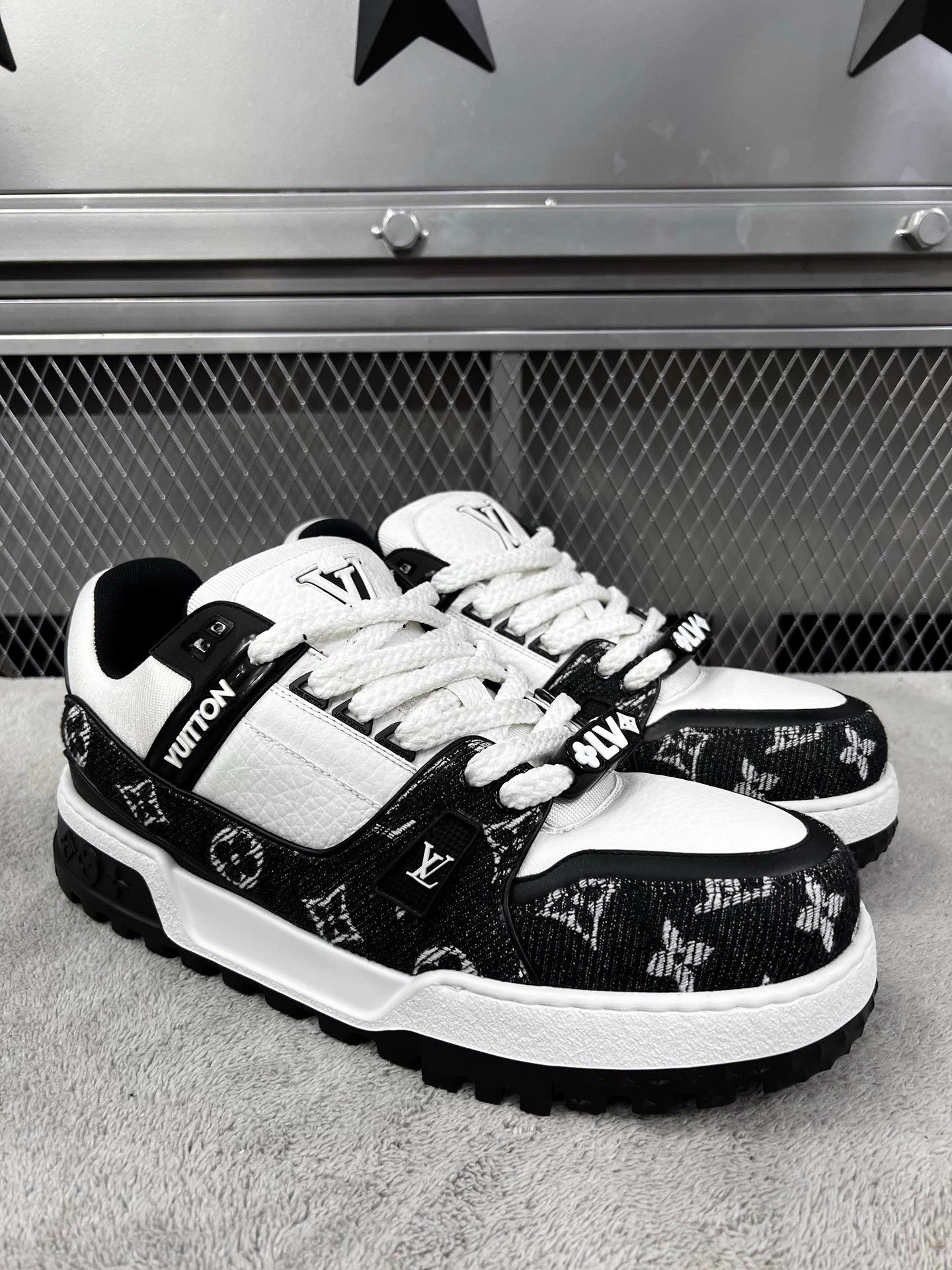 Louis Vuitton LOUIS VUITTON Trainer Maxi 44 Black White Denim Size US 11 / EU 44 - 3 Thumbnail