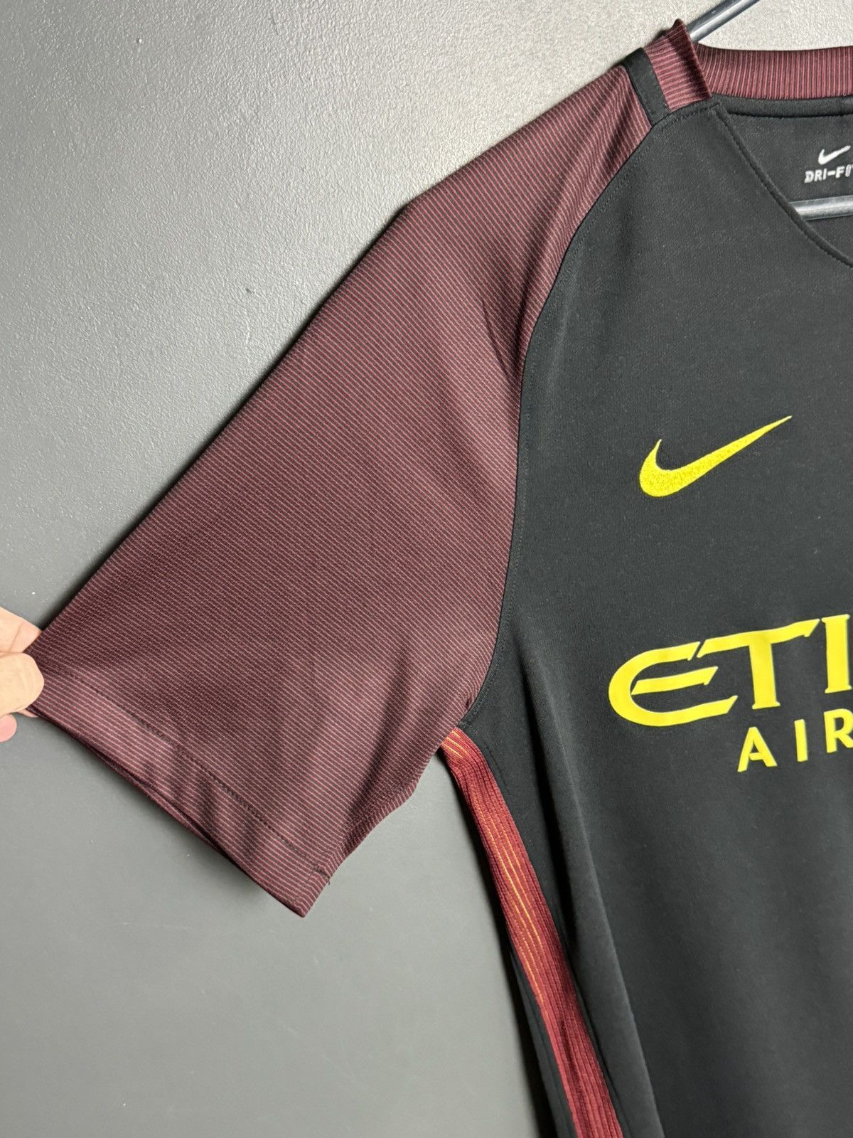 Nike Manchester City 16/17 Away Football Jersey Size US S / EU 44-46 / 1 - 6 Thumbnail
