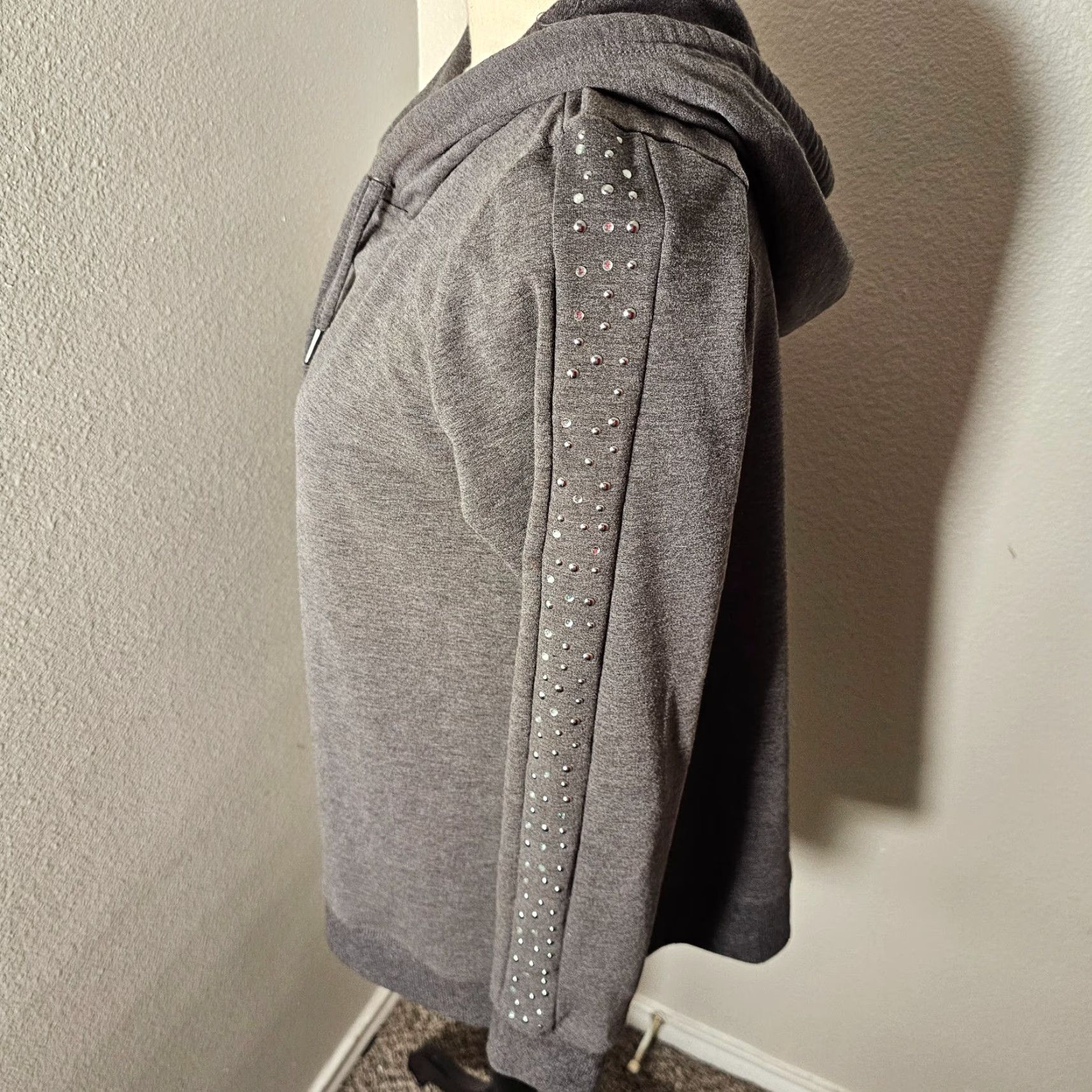 Vintage The Sweatshirt Project Hoodie Women’s Gray Jeweled Sleeves Size S Fleece V Neck Size S / US 4 / IT 40 - 3 Thumbnail