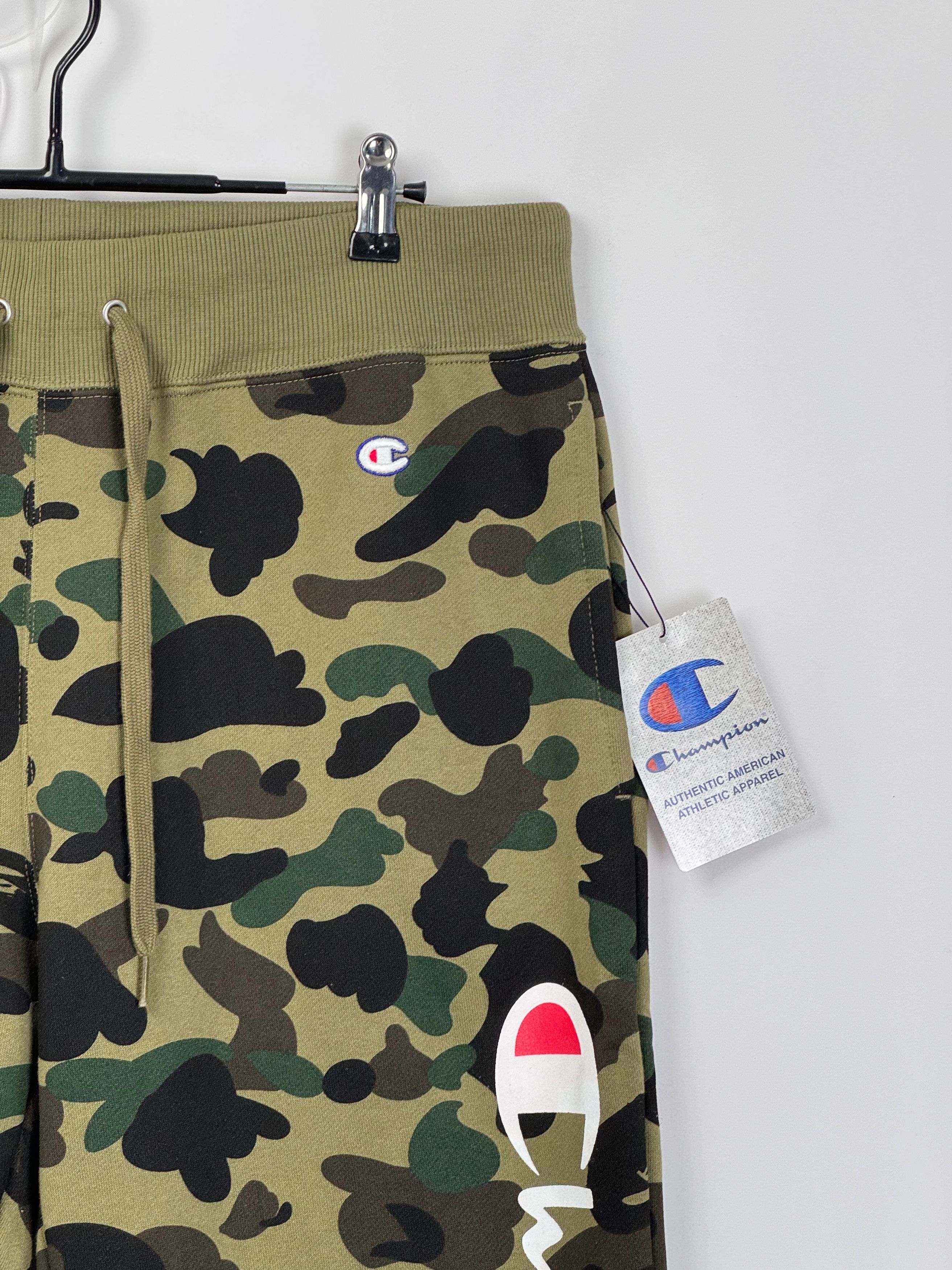 Bape × Champion NEW WITH TAG* BAPE x Champion 1st Camo Sweatpants Size XL Size US 36 / EU 52 - 6 Thumbnail