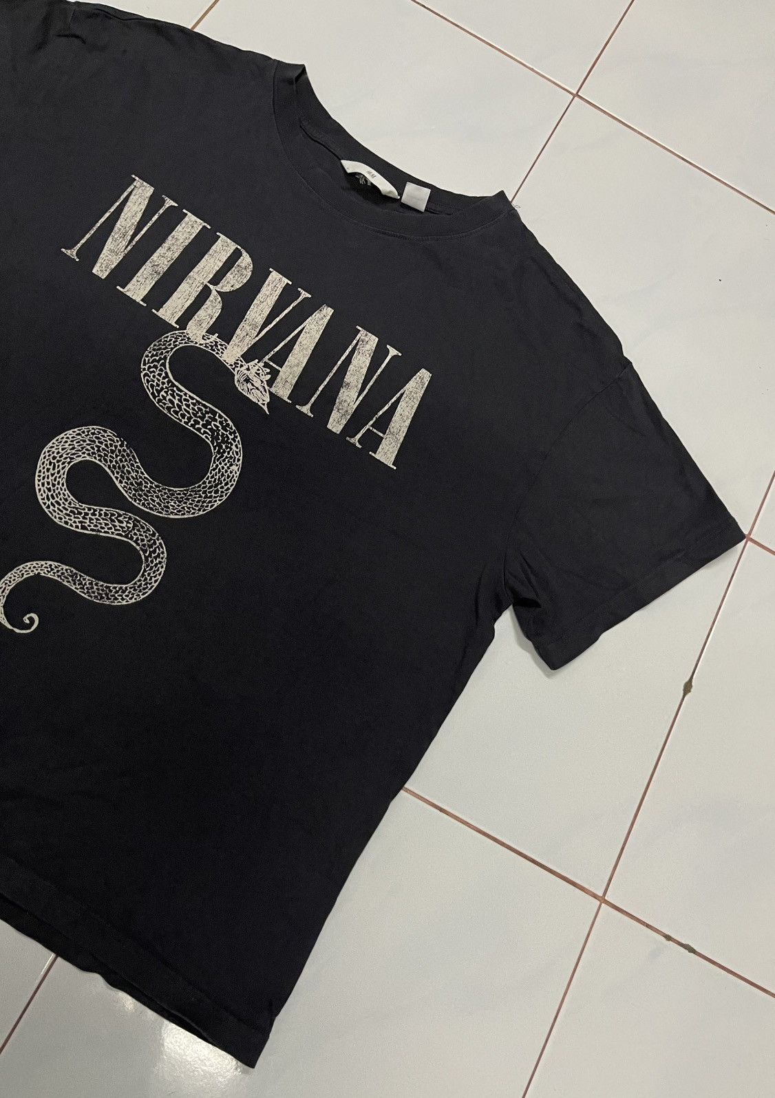 Band Tees × Nirvana × Vintage 2023 HM X NIRVANA TSHIRT RARE DESIGN FADED Size US L / EU 52-54 / 3 - 3 Thumbnail