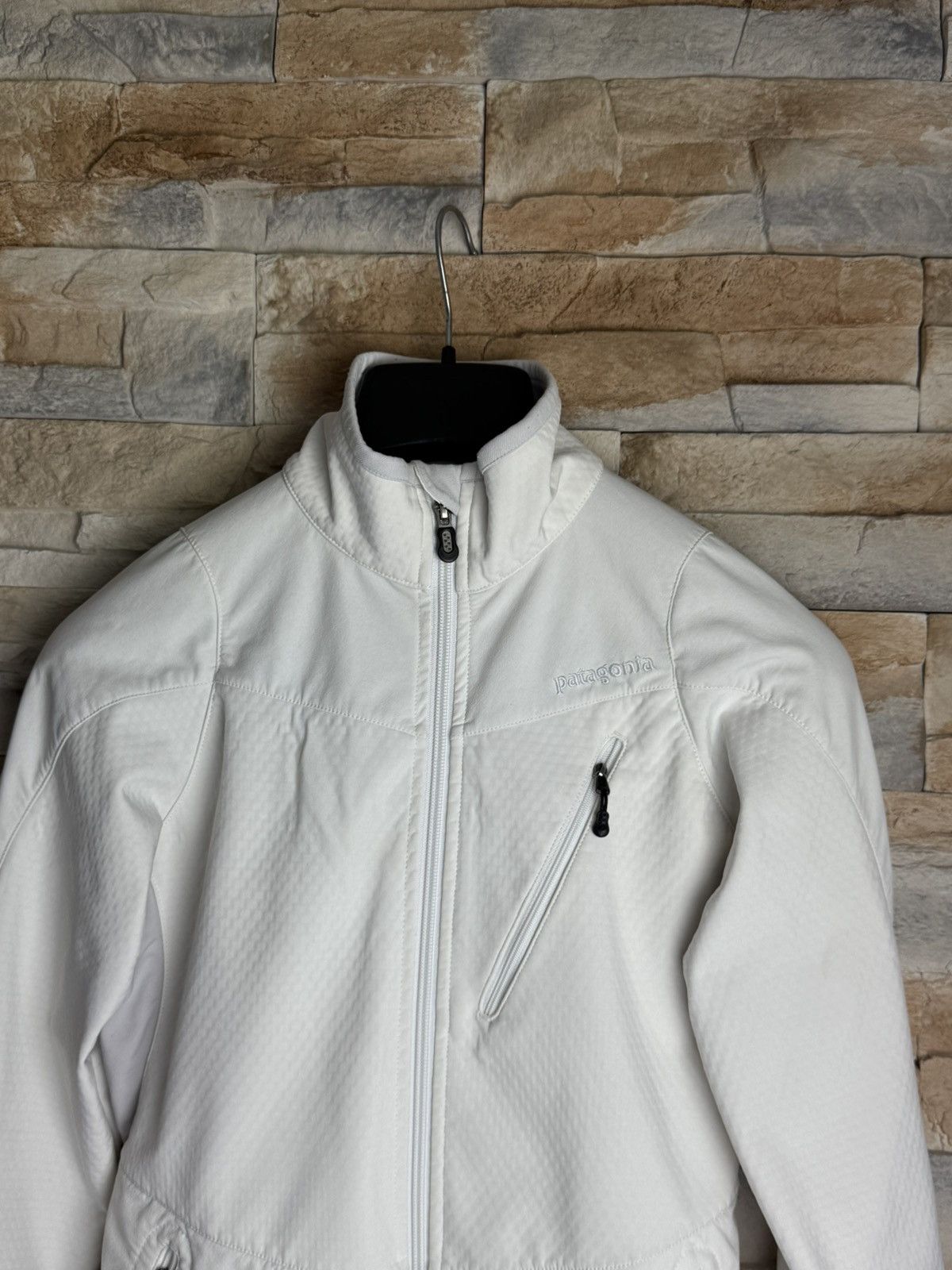 Patagonia Fleece Patagonia full zip hoodie white soft shell Size XS / US 0-2 / IT 36-38 - 3 Thumbnail