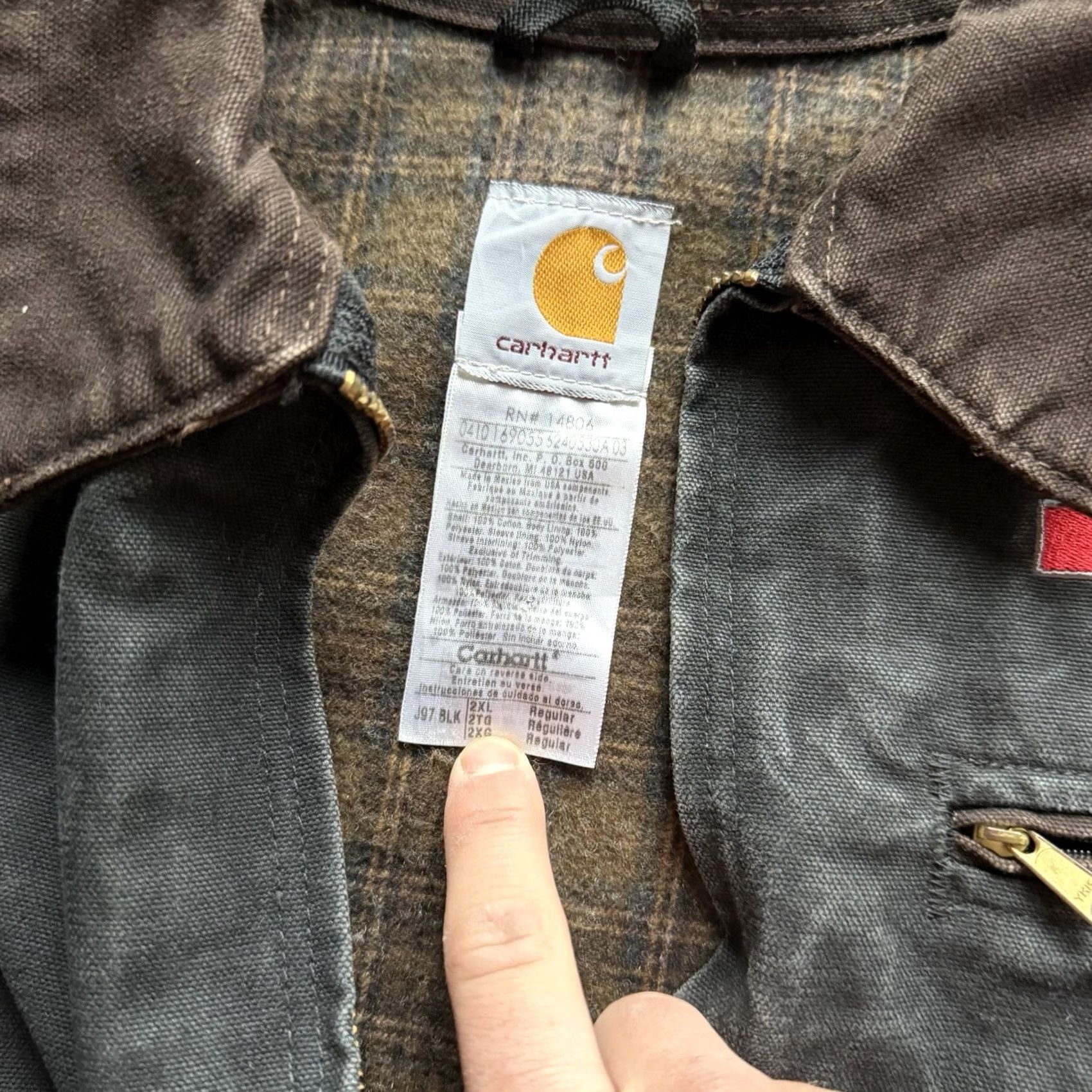 Carhartt VINTAGE Carhartt Jacket 2XL Black Cotton Canvas J97 Lined Polyester Zipper Logo Embroidered Grunge USA 90s Men Overcoat Size US XXL / EU 58 / 5 - 5 Thumbnail