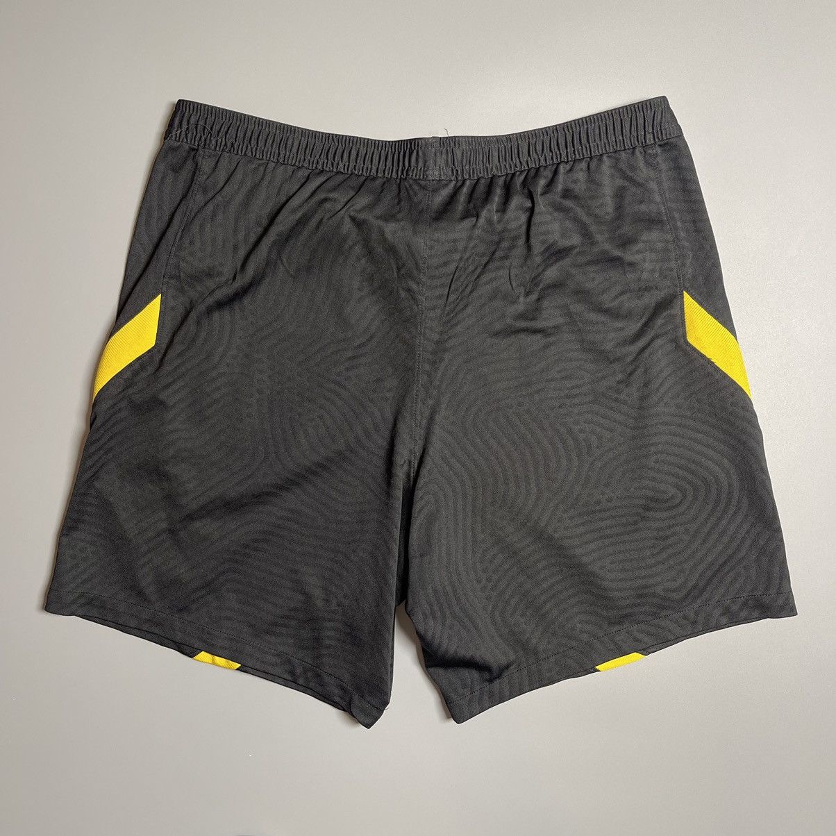 Nike × Vintage AS ROMA NIKE 2020/2021 FOOTBALL SOCCER TRAINING SHORTS Size US 41 - 4 Thumbnail