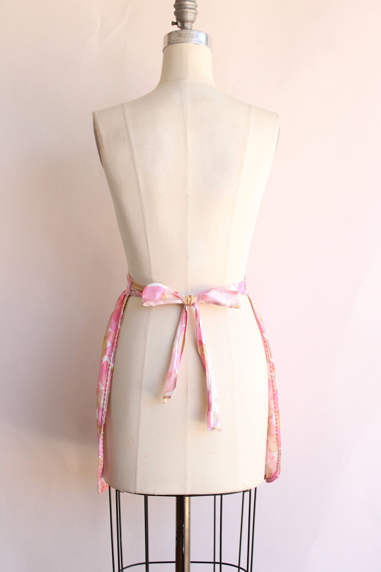 Vintage Vintage 1960s Apron With Pocket, Pink and Yellow Geometric P Size ONE SIZE - 10 Thumbnail