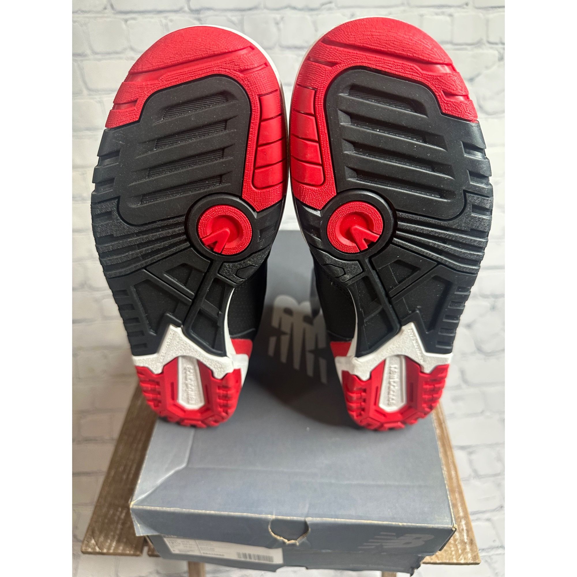 New Balance New Balance 650R Size US 10.5 / EU 43-44 - 7 Thumbnail