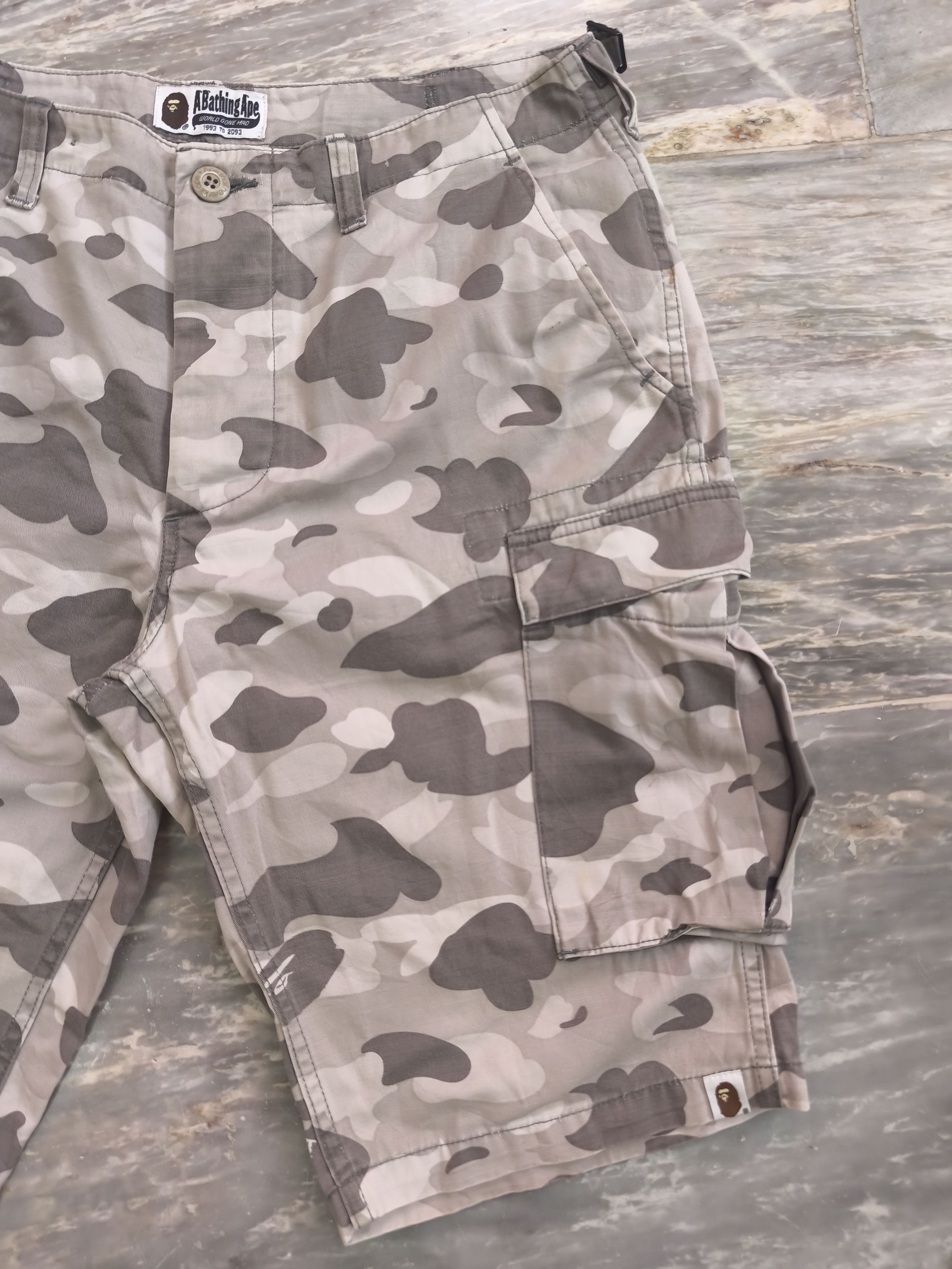 Bape OG Bape Gray Camo Cargo Short Size US 34 / EU 50 - 2 Thumbnail