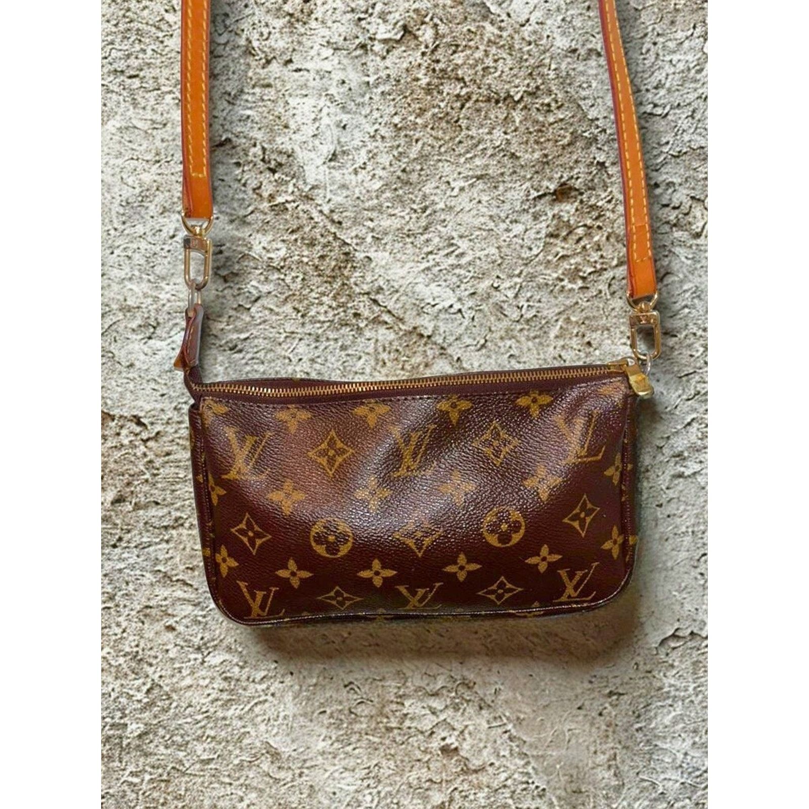 Louis Vuitton Louis Vuitton Monogram Pochette Accessories Shoulder Bag Size ONE SIZE - 8 Thumbnail