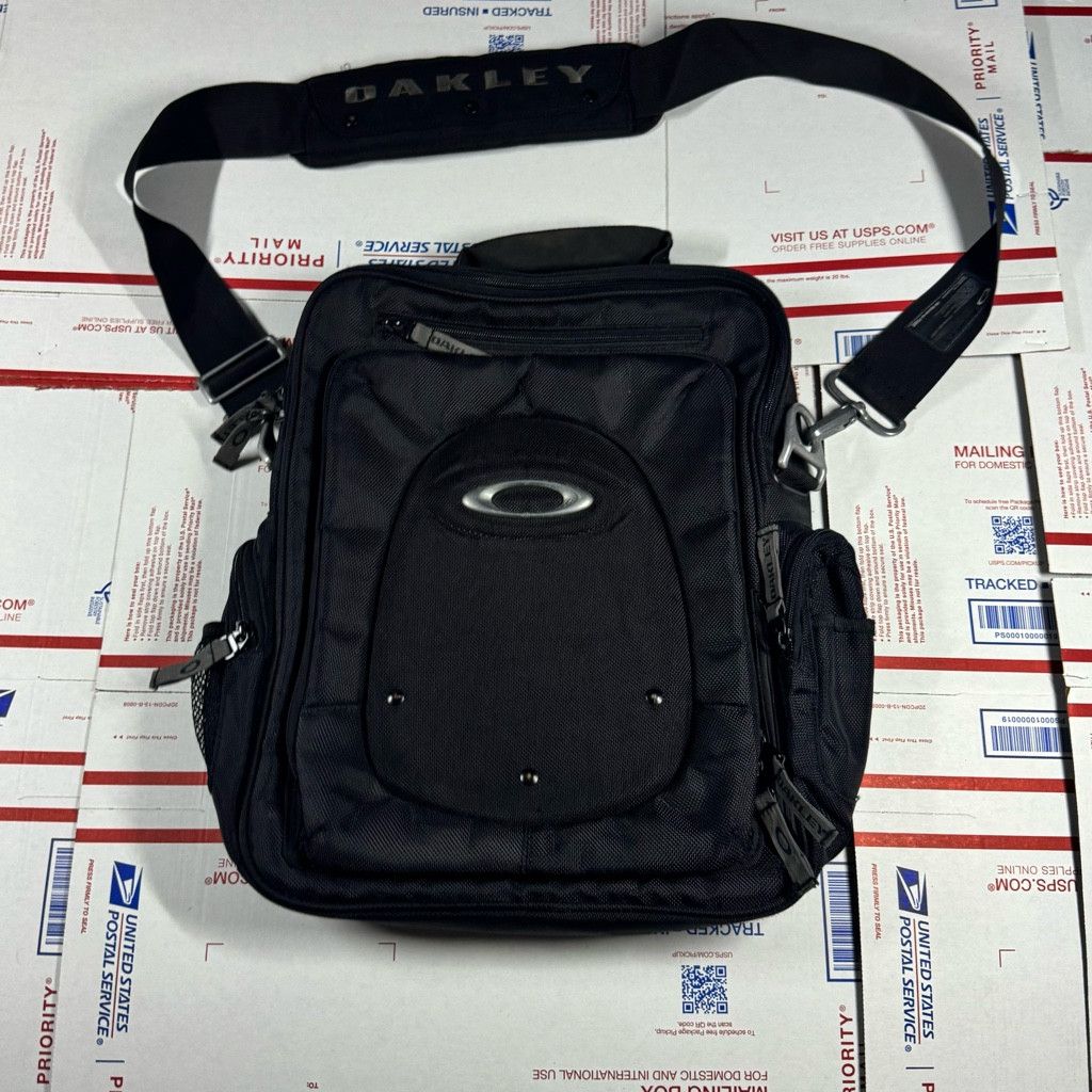Oakley Vintage Oakley Software Bag Black Tactical Utility Messenger Size 26 - 4 Thumbnail
