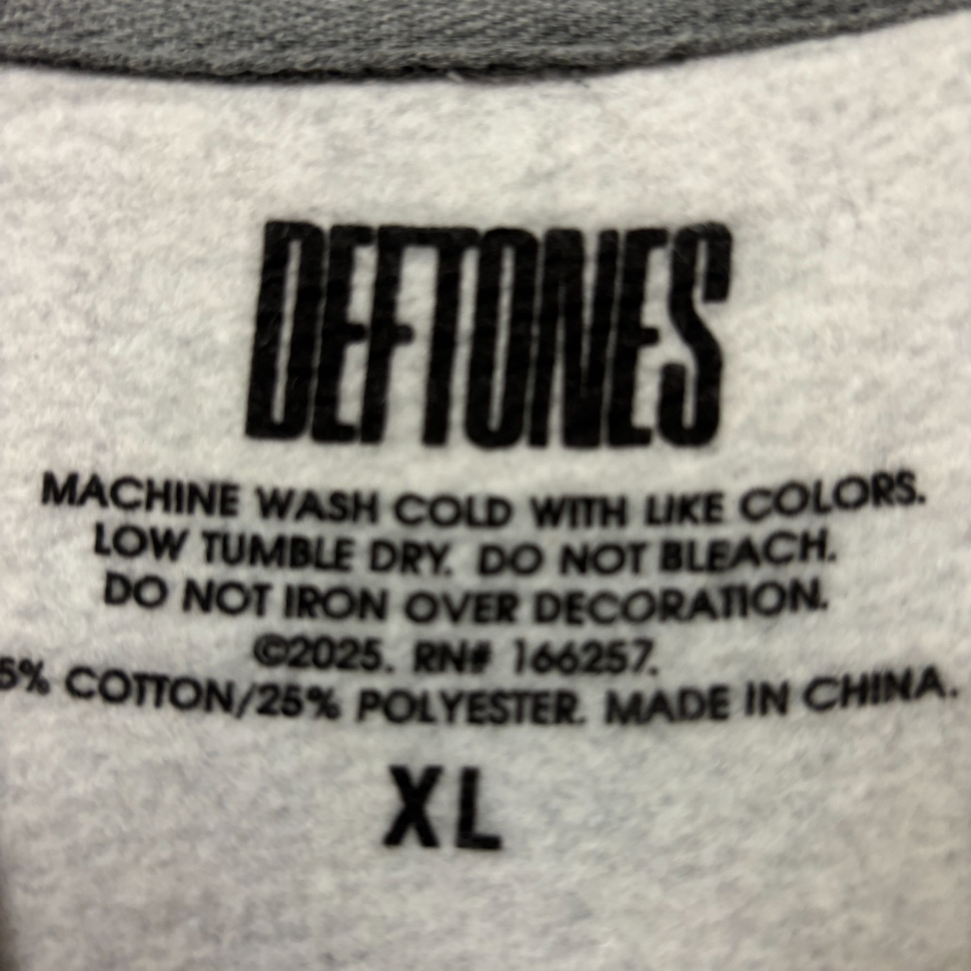 Band Tees Deftones Skull & Rose North American Tour 2025 Crewneck XL Size US XL / EU 56 / 4 - 4 Thumbnail