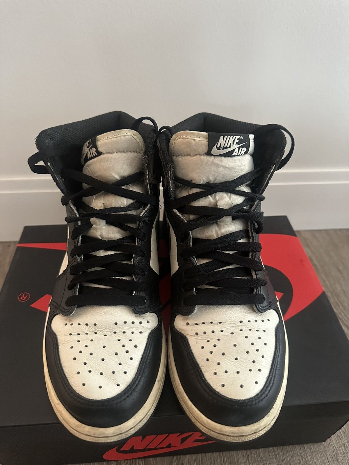 Nike Nike air Jordan 1 mochas size 7.5 with box Size US 7.5 / IT 37.5 - 3 Thumbnail