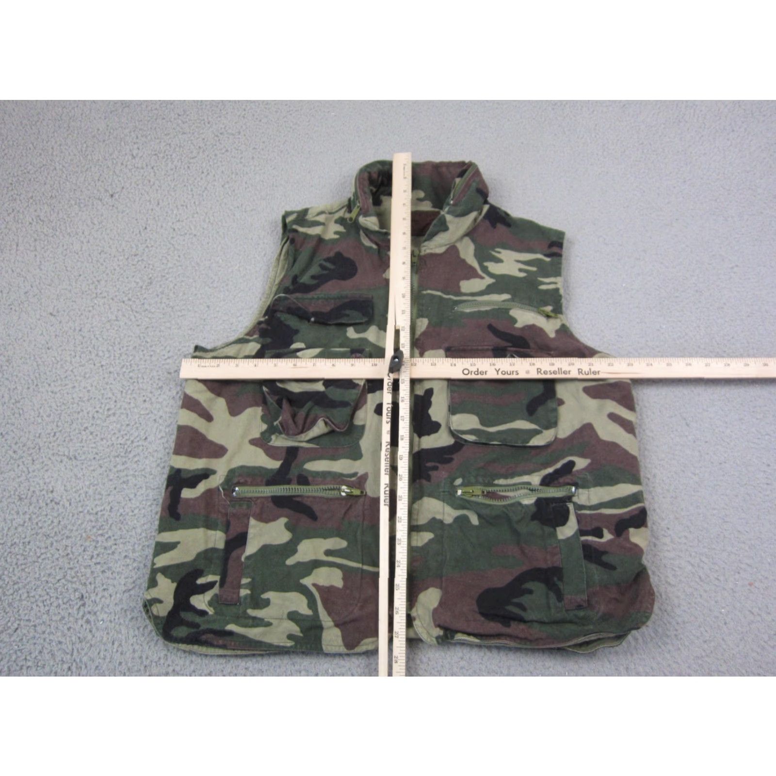 Vintage Weather-Rite Vintage Camouflage Vest Mens Large Green Camo Utility Hunting Outdoor Zip Full Zip Lightweight Lined 80s Mens Size US L / EU 52-54 / 3 - 7 Thumbnail